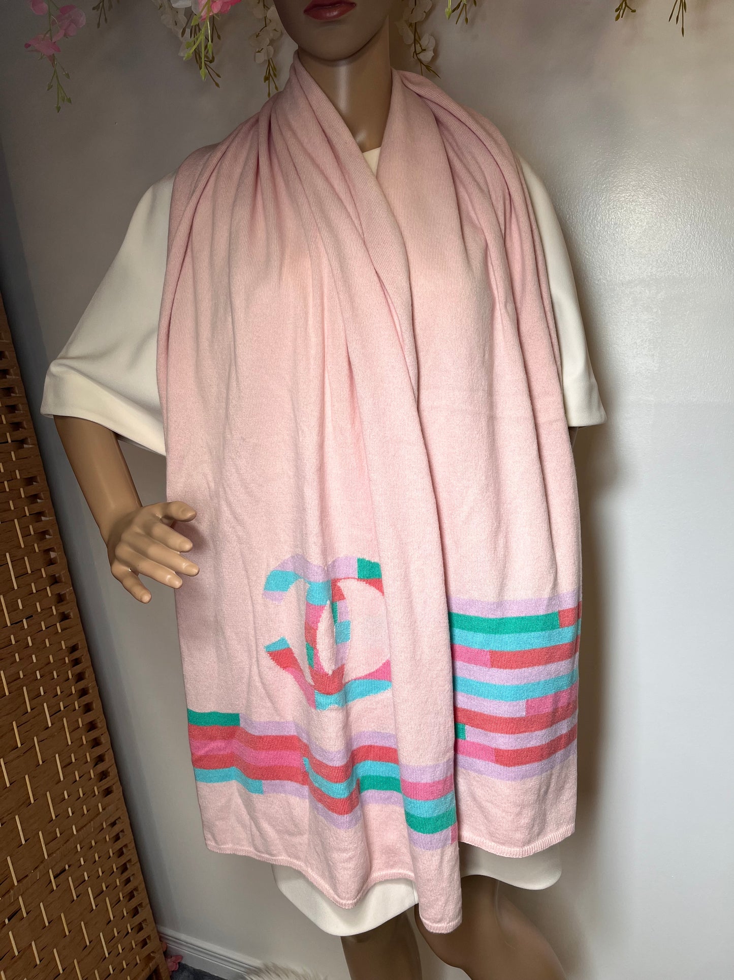 Pre-Owned CHANEL™ Cashmere Pink Scarf