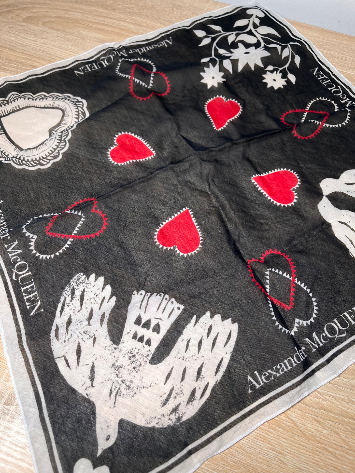 Pre-Owned ALEXANDER MCQUEEN Black/White Scarf, 17 by 17 inches