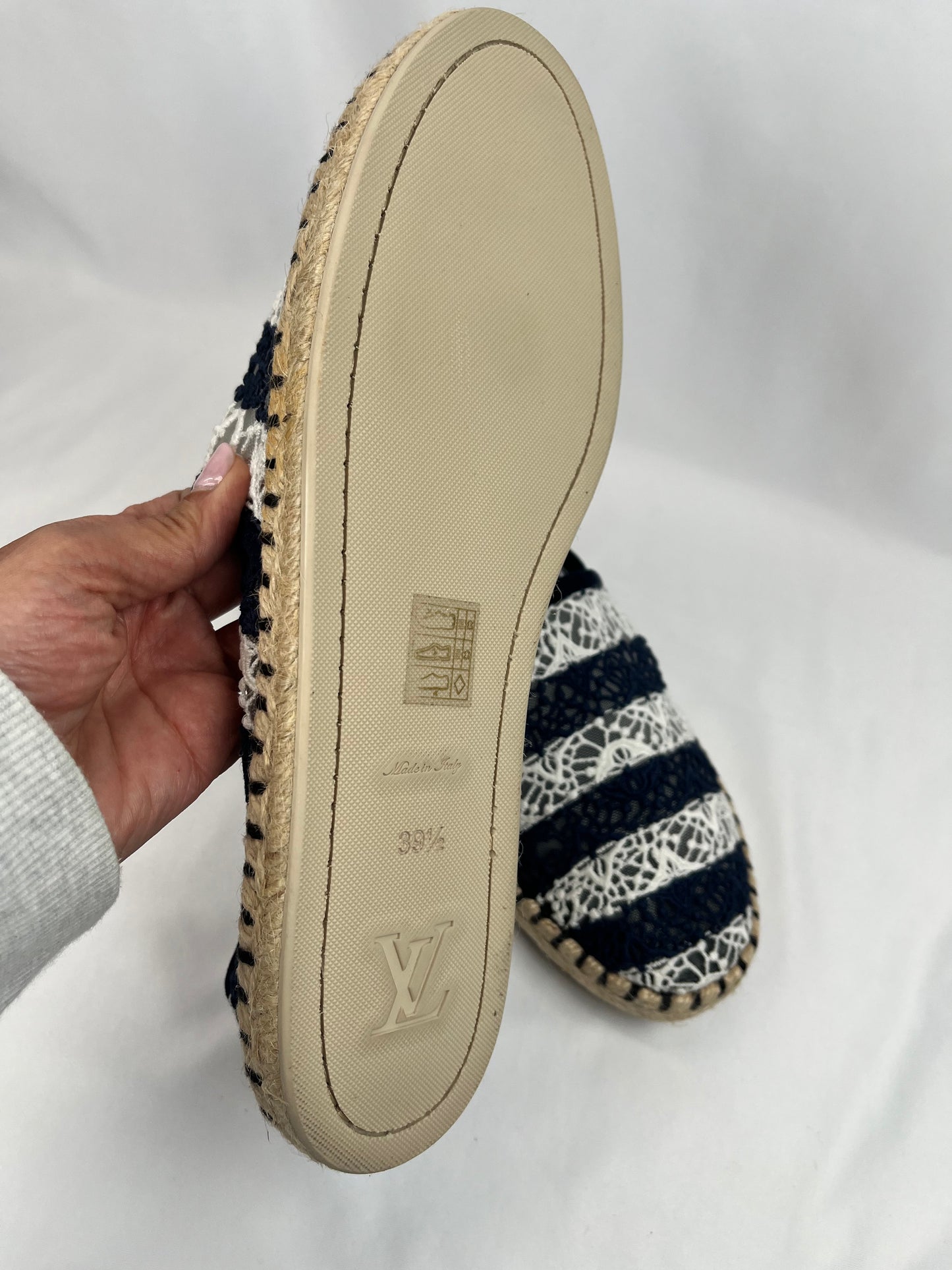 Pre-Owned LOUIS VUITTON Crochet Slip On Blue/White Espadrilles, 9.5