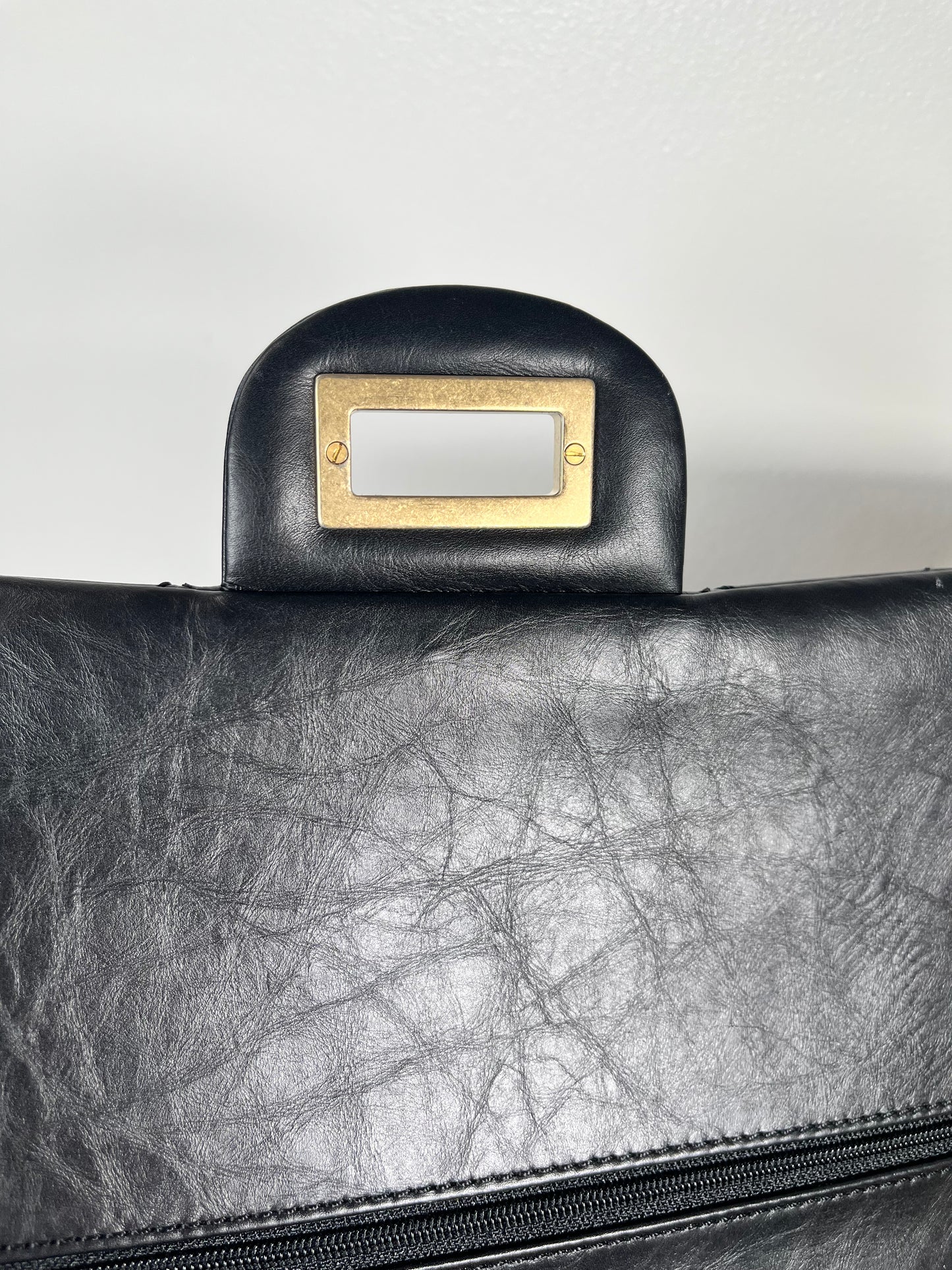 Pre-Owned CHANEL™ Reissue 2.55 Black/GHW Handbag