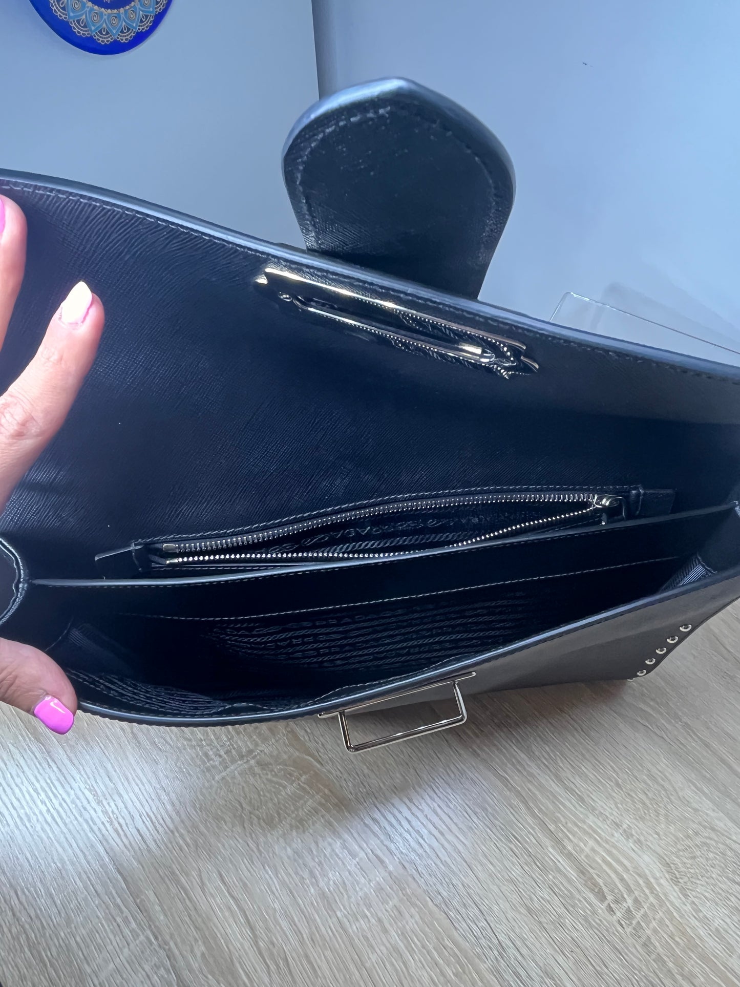 Pre-Owned PRADA Folio Black Handbag