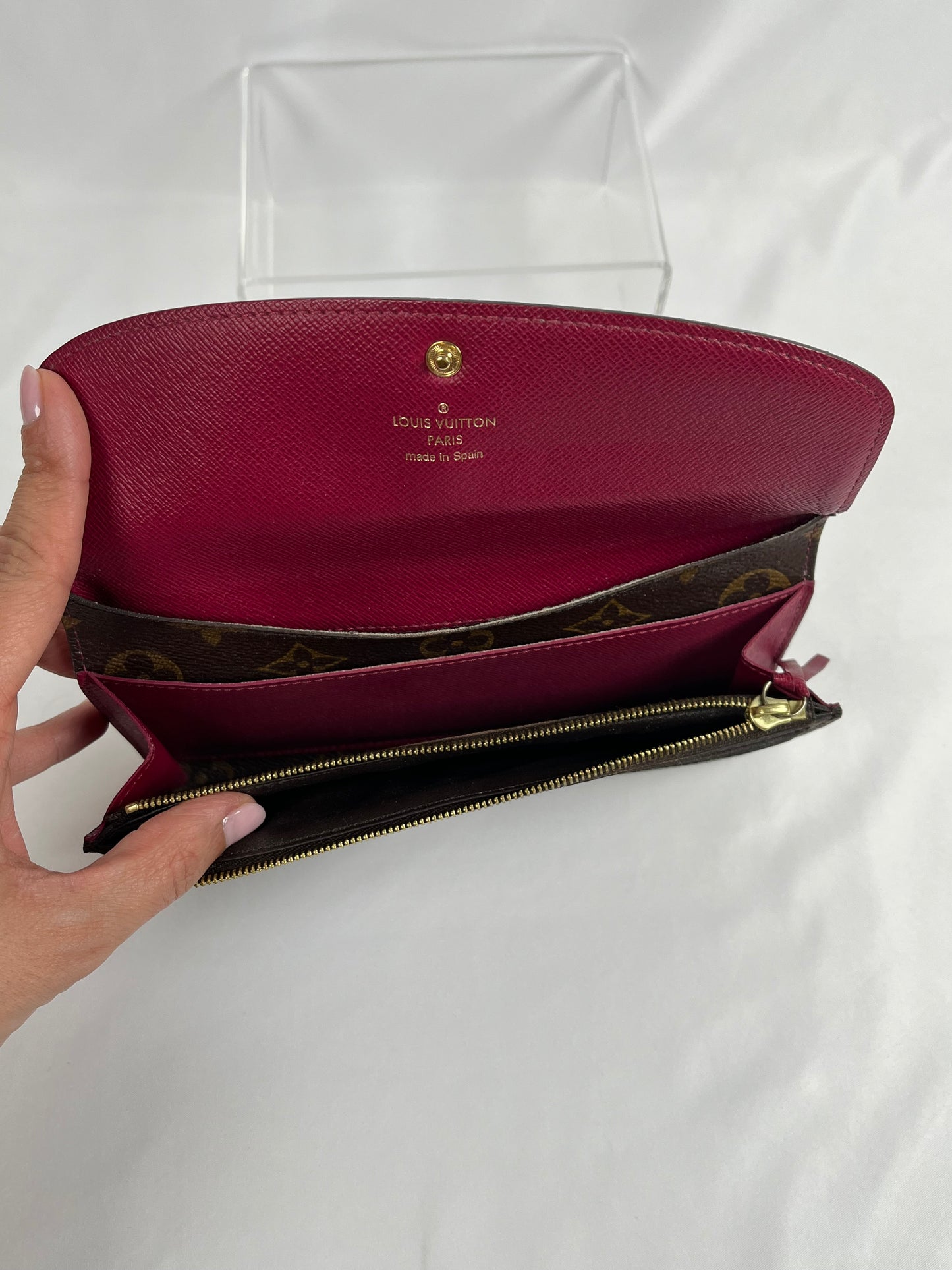 Pre-Owned LOUIS VUITTON Emilie Monogram/Fuschia Wallet