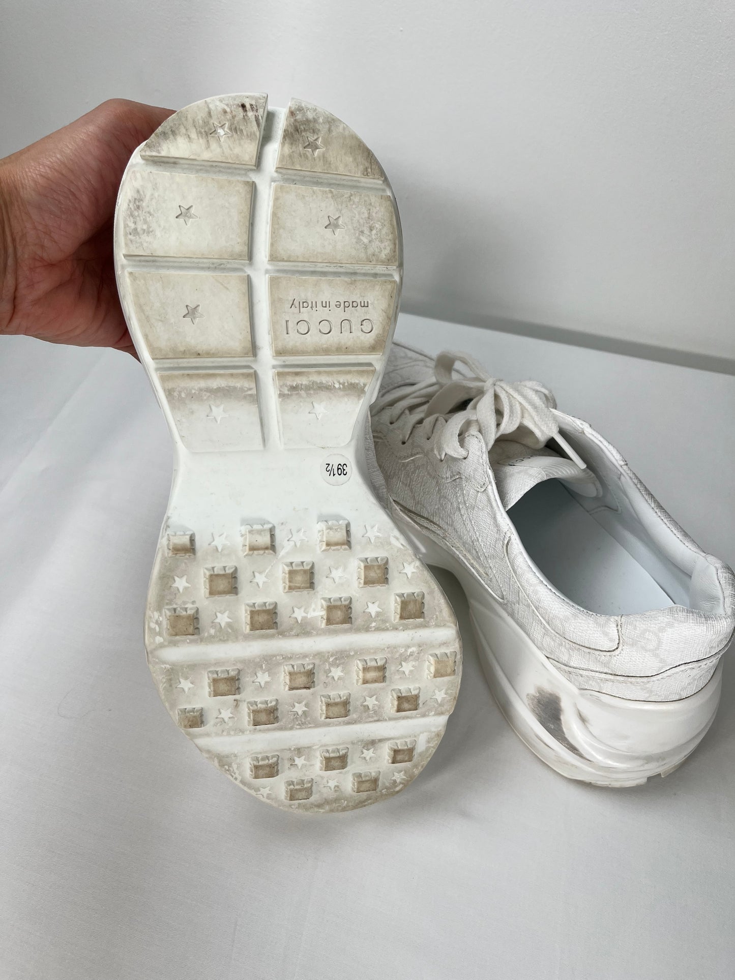 Pre-Owned GUCCI GG Supreme Monogram Womens Rhyton Sneakers, 39.5 White