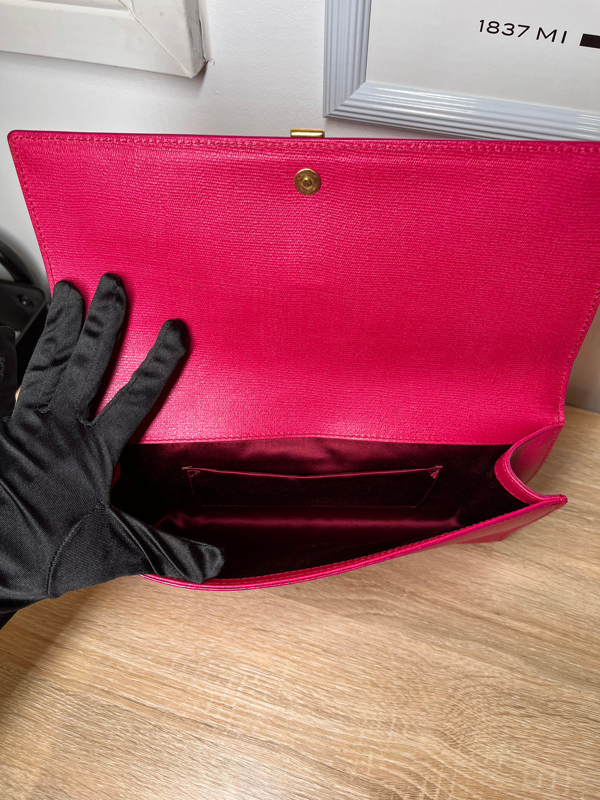 Pre-Owned YSL Y-Ligne Fuchsia Clutch