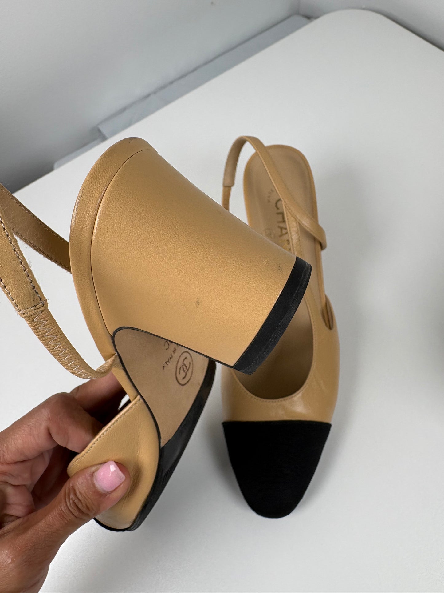 Pre-Owned CHANEL™ Slingbacks, Beige/Black, 37