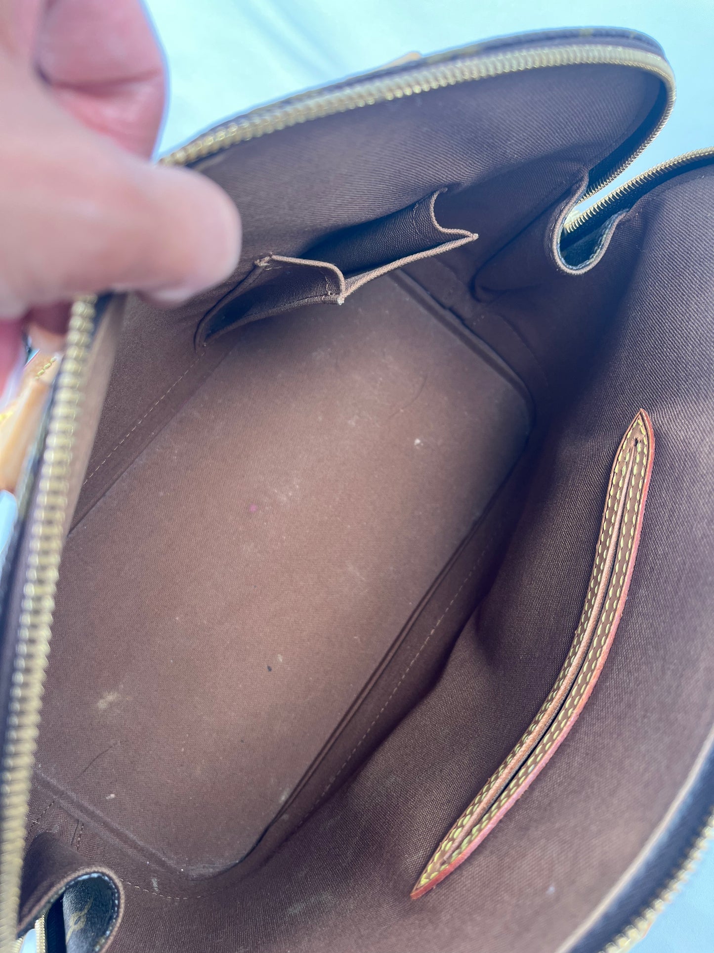 Pre-Owned LOUIS VUITTON Alma Monogram Handbag
