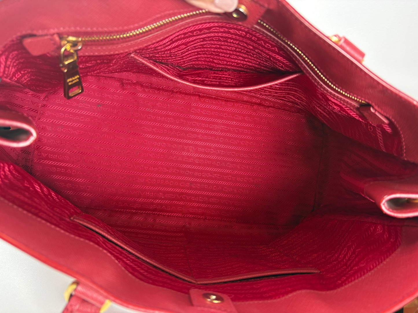 Pre-Owned PRADA Saffiano Galleria Handbag, Red, Large