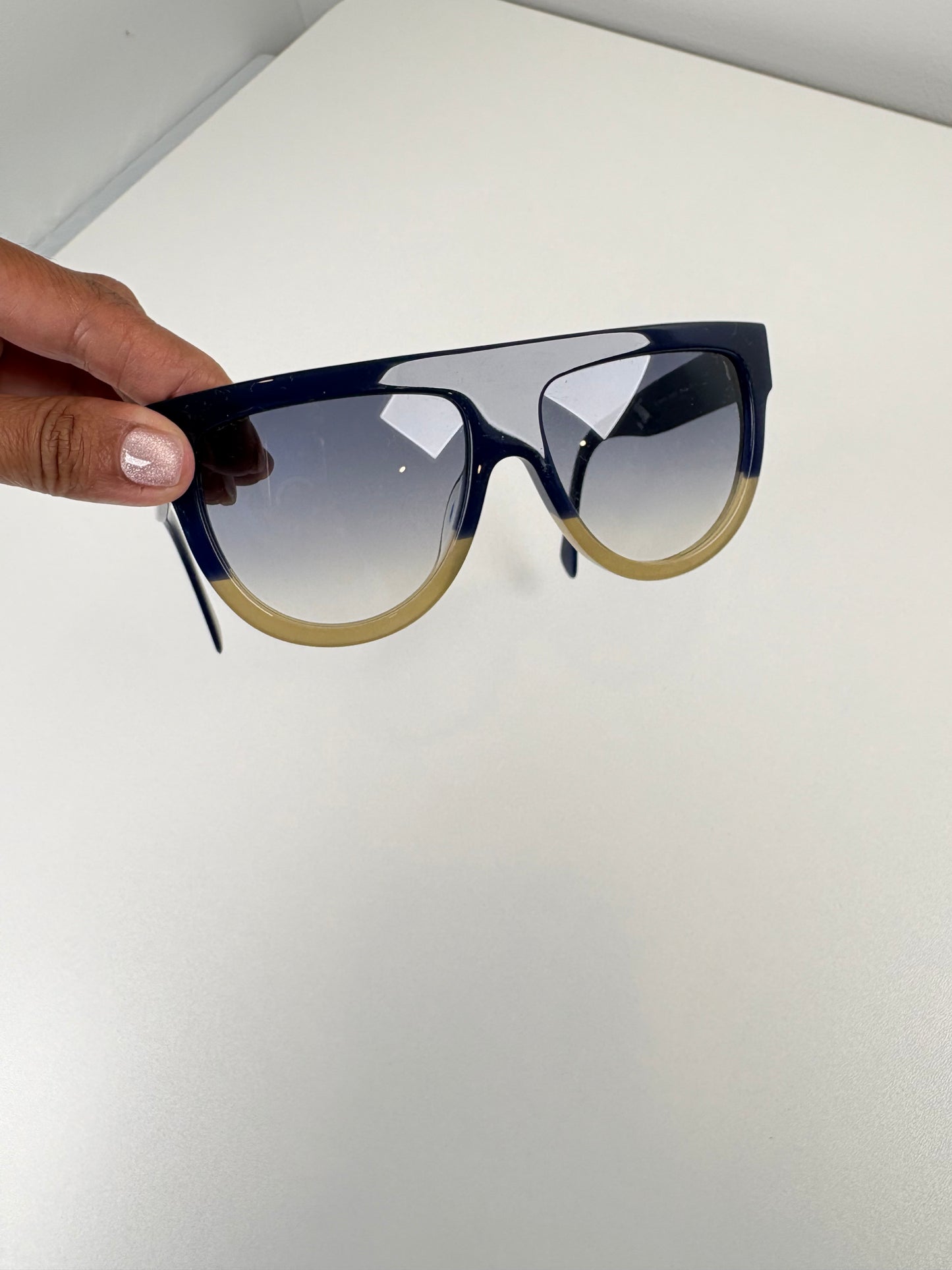 Pre-Owned CELINE Blue/Beige Sunglasses