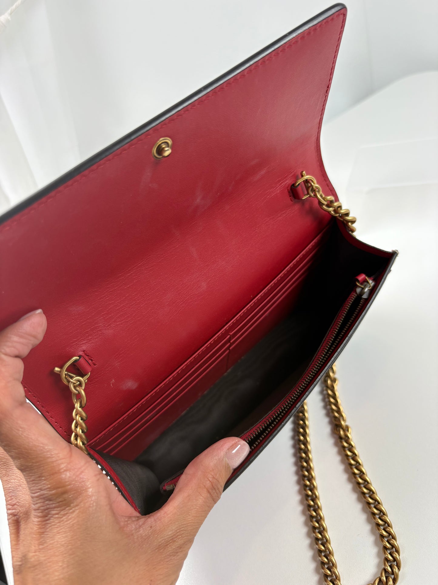 Pre-Owned GUCCI Queen Margaret Wallet on Chain, White/Blue/Red