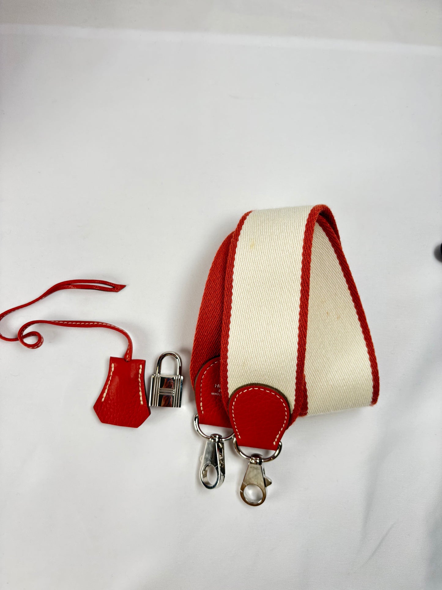 Pre-Owned HERMES Kelly 40 Coral, Clemence Leather Handbag