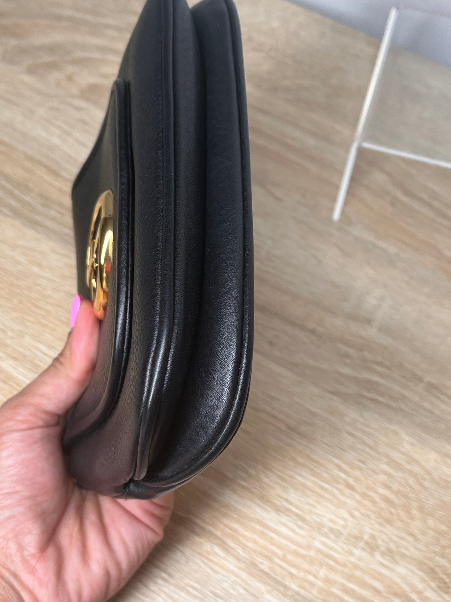 Pre-Owned GUCCI Mini Chain Black Handbag