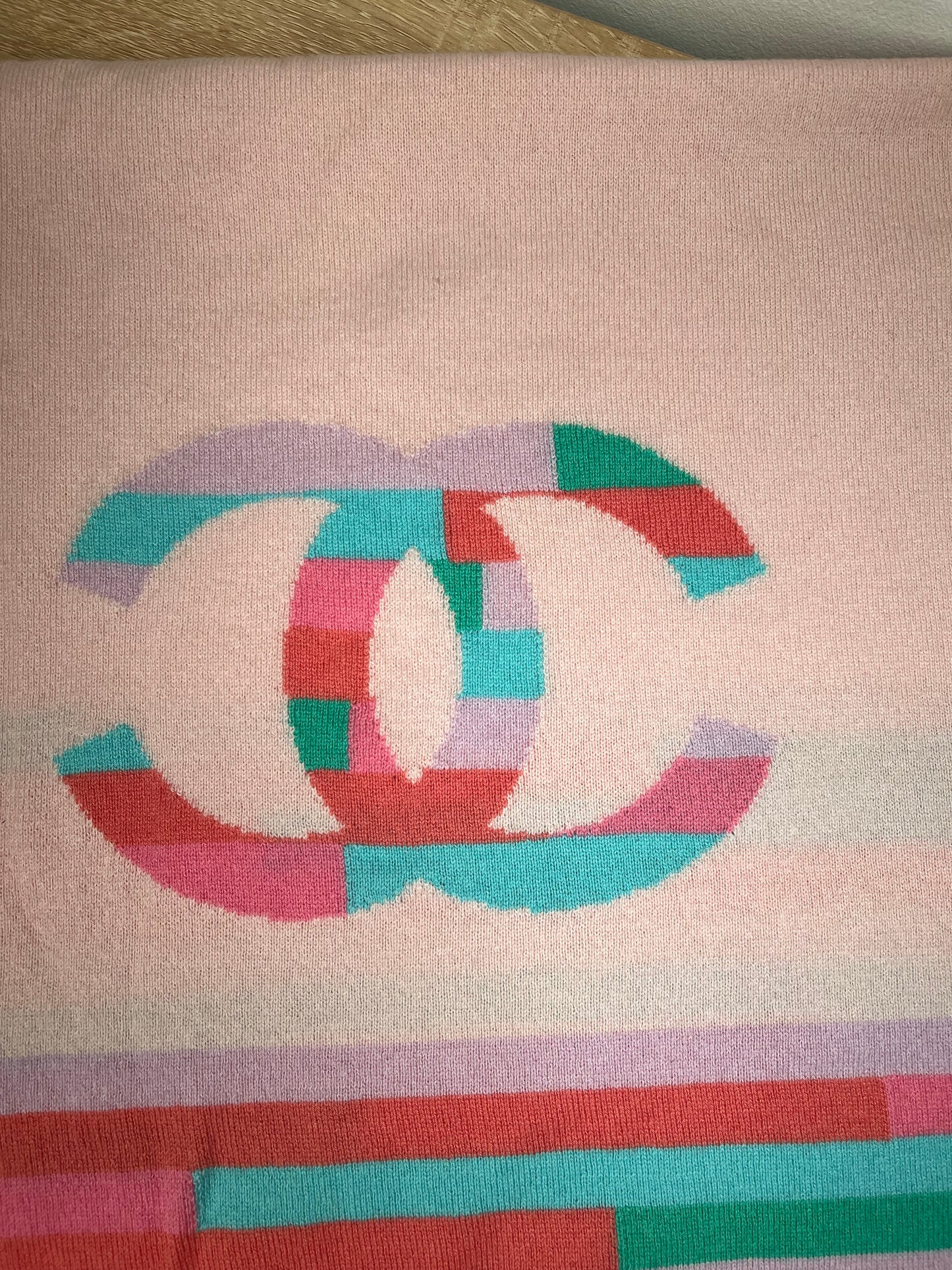 Pre-Owned CHANEL™ Cashmere Pink Scarf