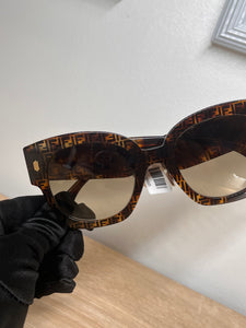 Pre-Owned FENDI Brown Sunglasses