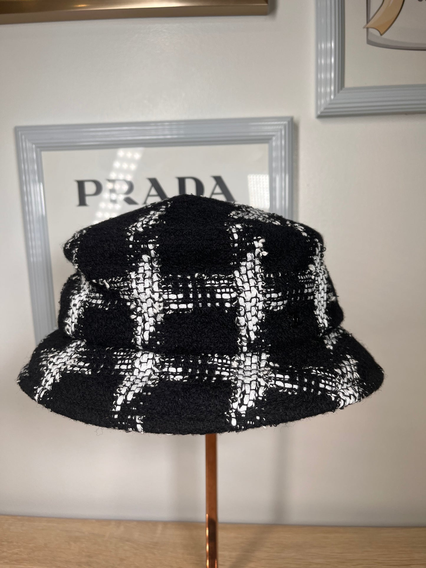 Pre-Owned CHANEL™ Tweed Bucket Black/White Hat, Medium