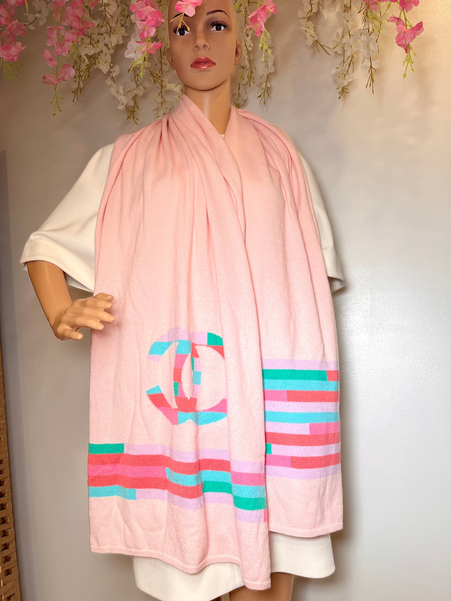 Pre-Owned CHANEL™ Cashmere Pink Scarf
