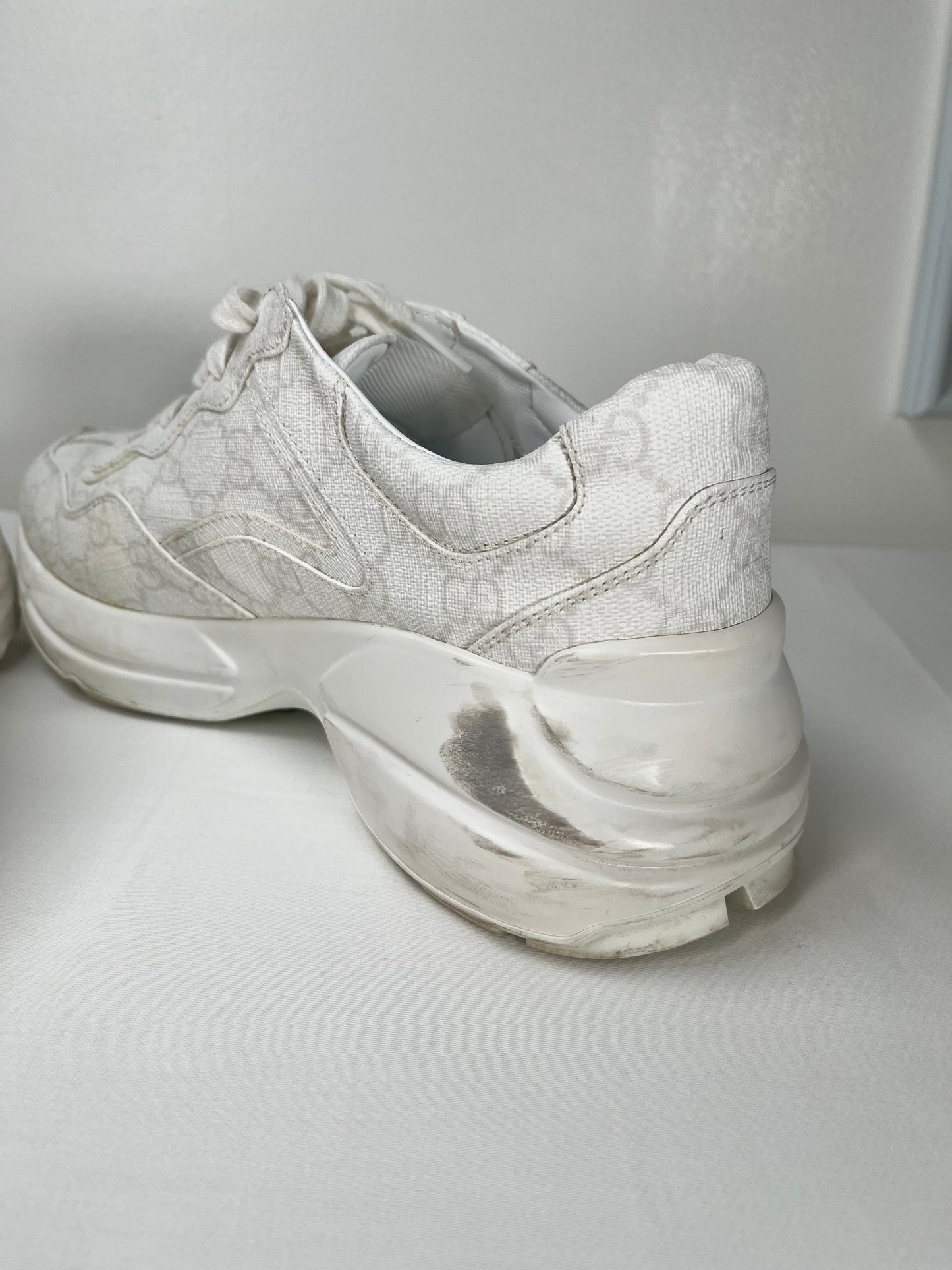 Pre-Owned GUCCI GG Supreme Monogram Womens Rhyton Sneakers, 39.5 White