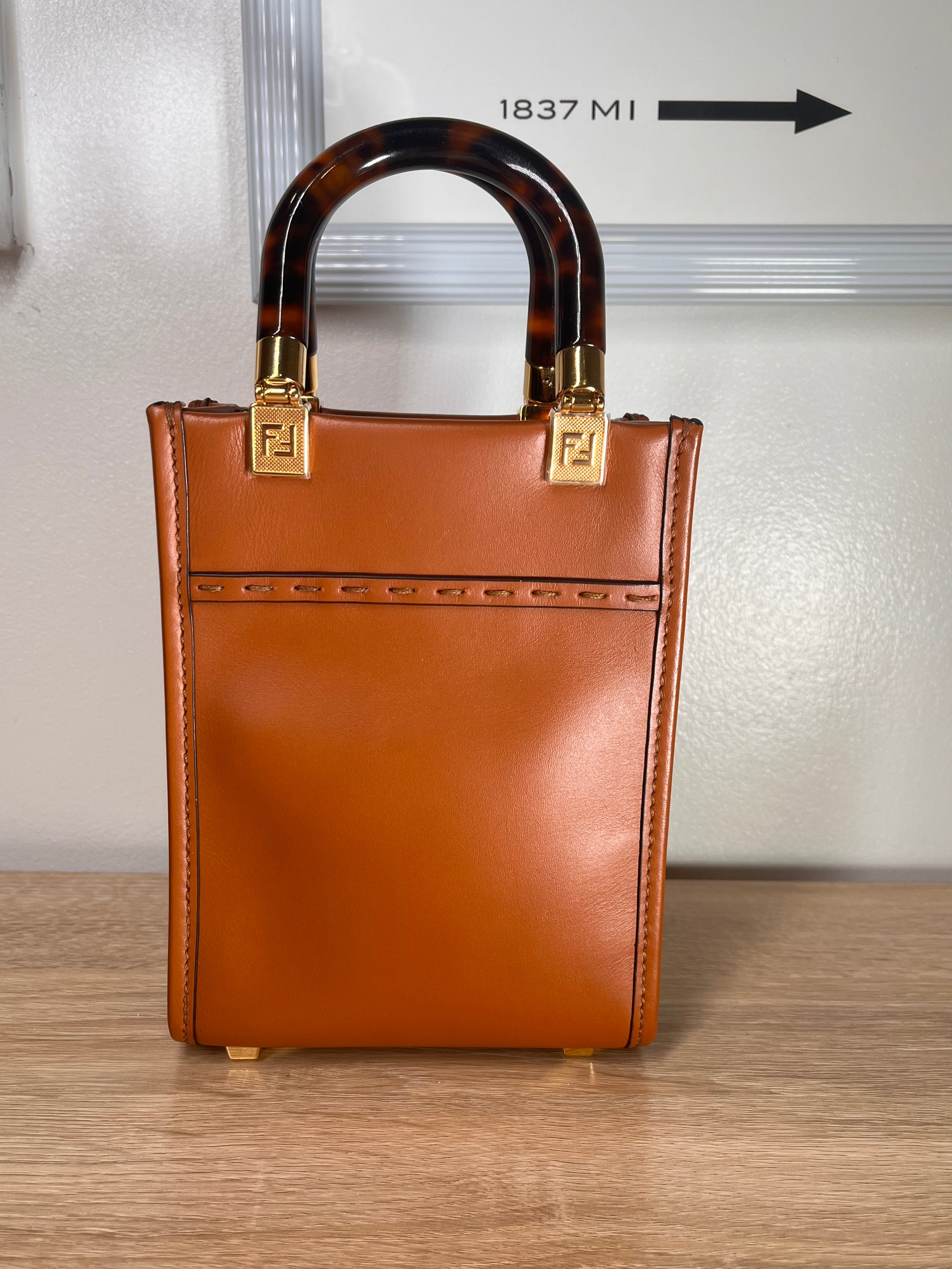 Pre-Owned FENDI Sunshine Brown Handbag,Mini