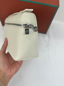Loro Piana Extra Pocket Cream/SHW Handbag, 19