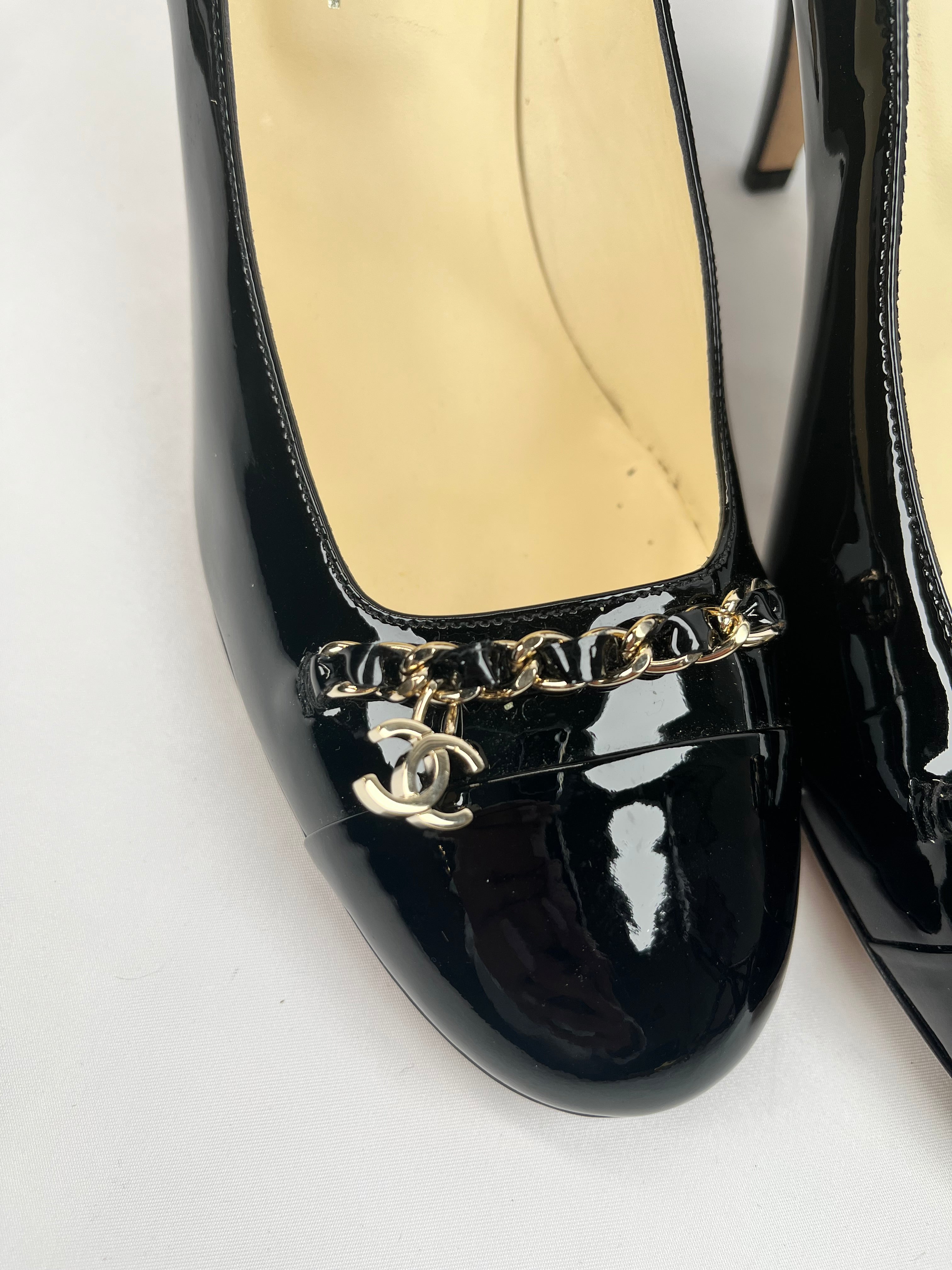 Pre-Owned CHANEL™ Patent Leather Black Pumps, 41