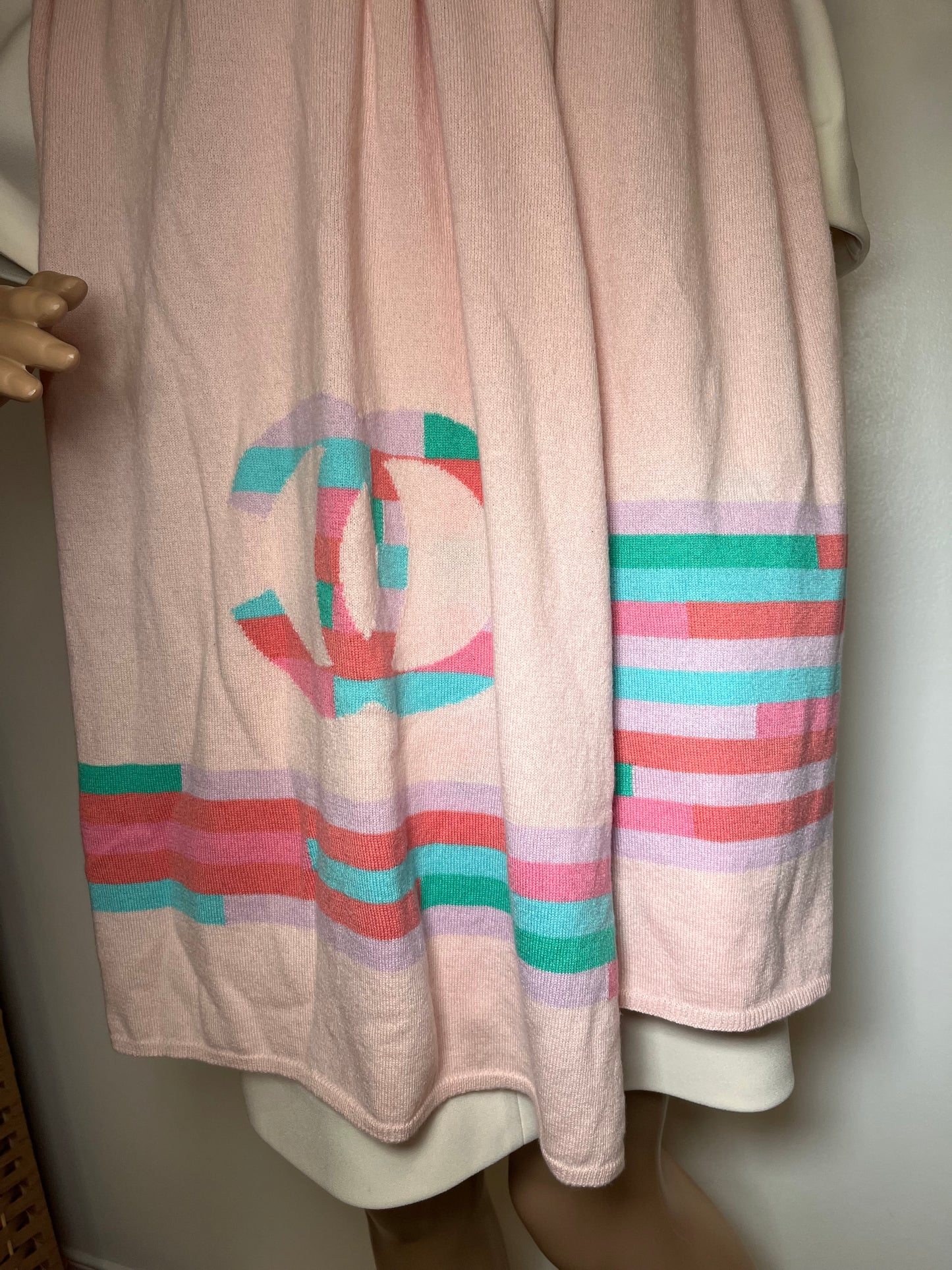 Pre-Owned CHANEL™ Cashmere Pink Scarf