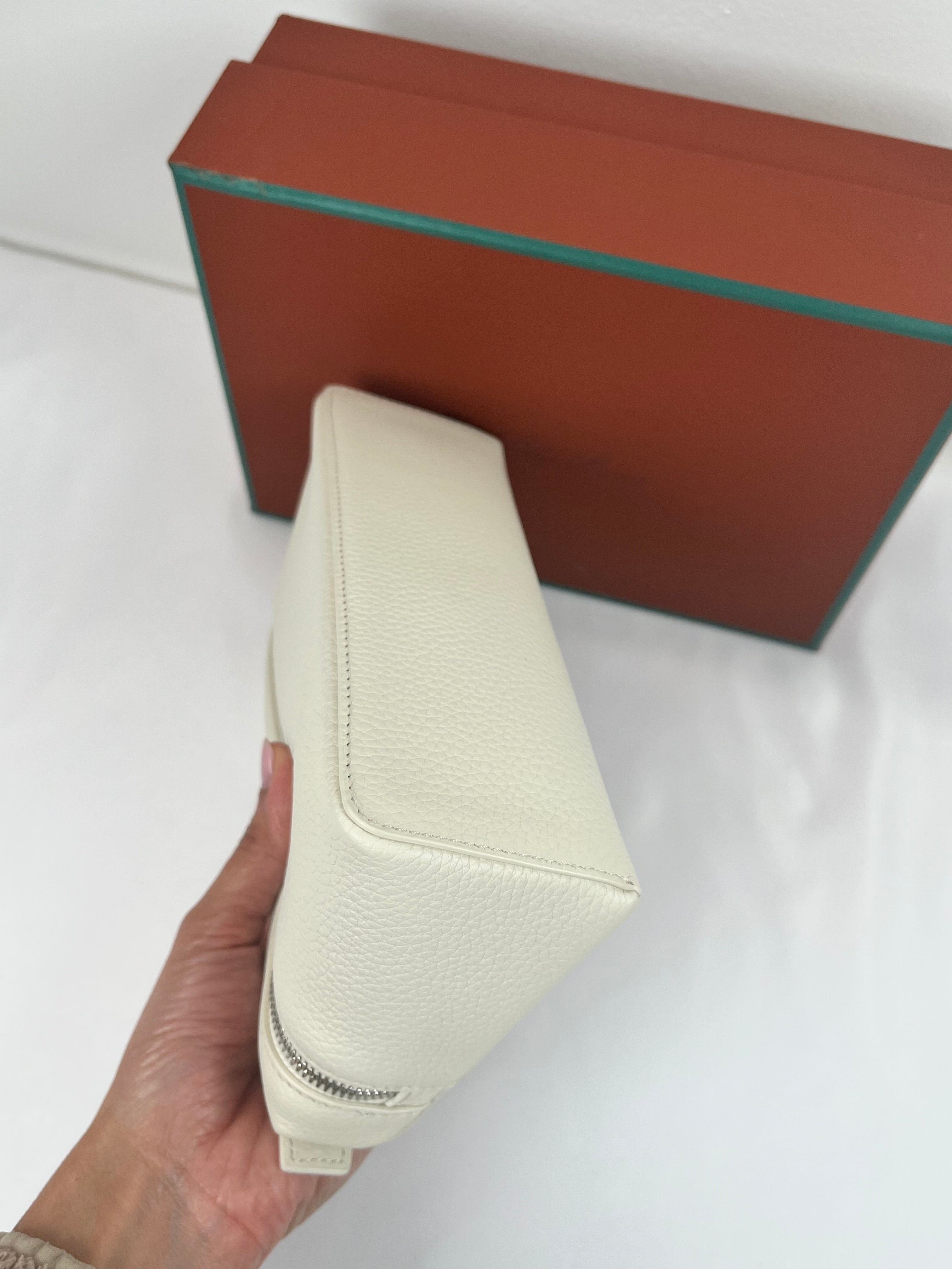 Loro Piana Extra Pocket Cream/SHW Handbag, 19