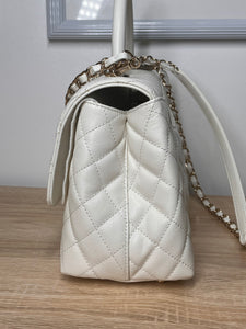 Pre-Owned CHANEL™ Caviar Quilted Coco Handle Flap White/Light Gold Handbag