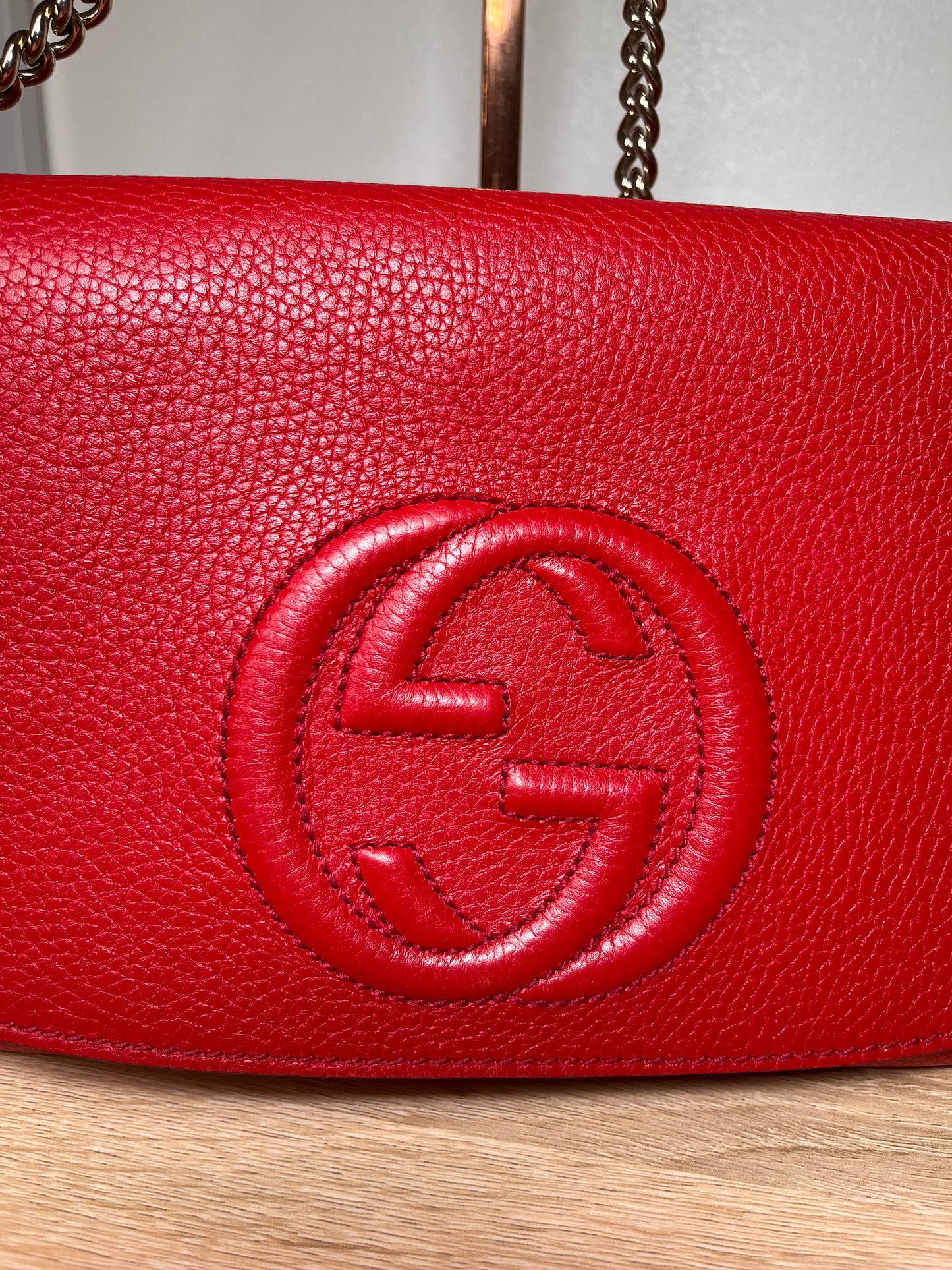 Pre-Owned GUCCI Soho Chain Shoulder Handbag, Red