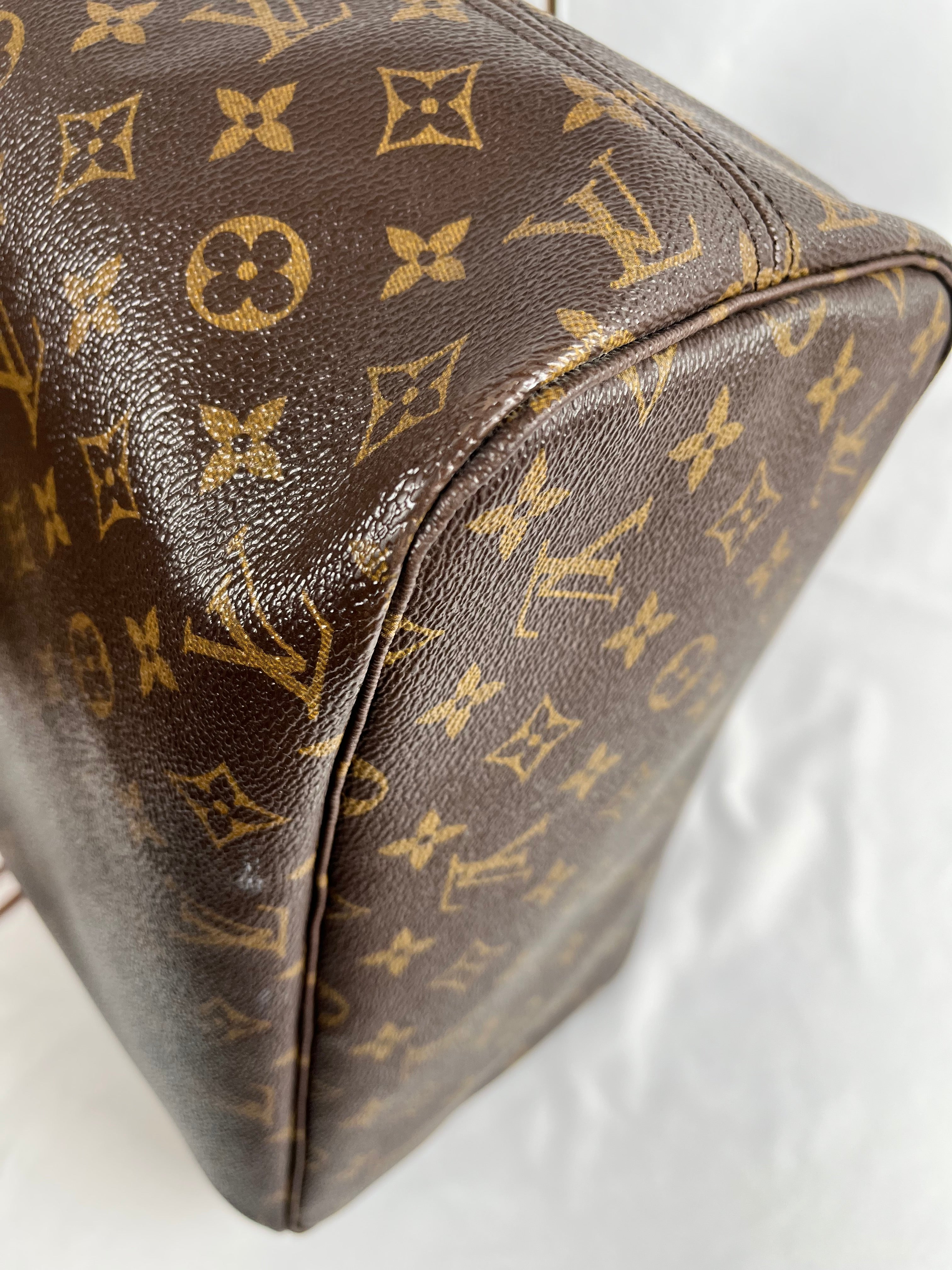 Louis Vuitton Neverfull Monogram Handbag, MM