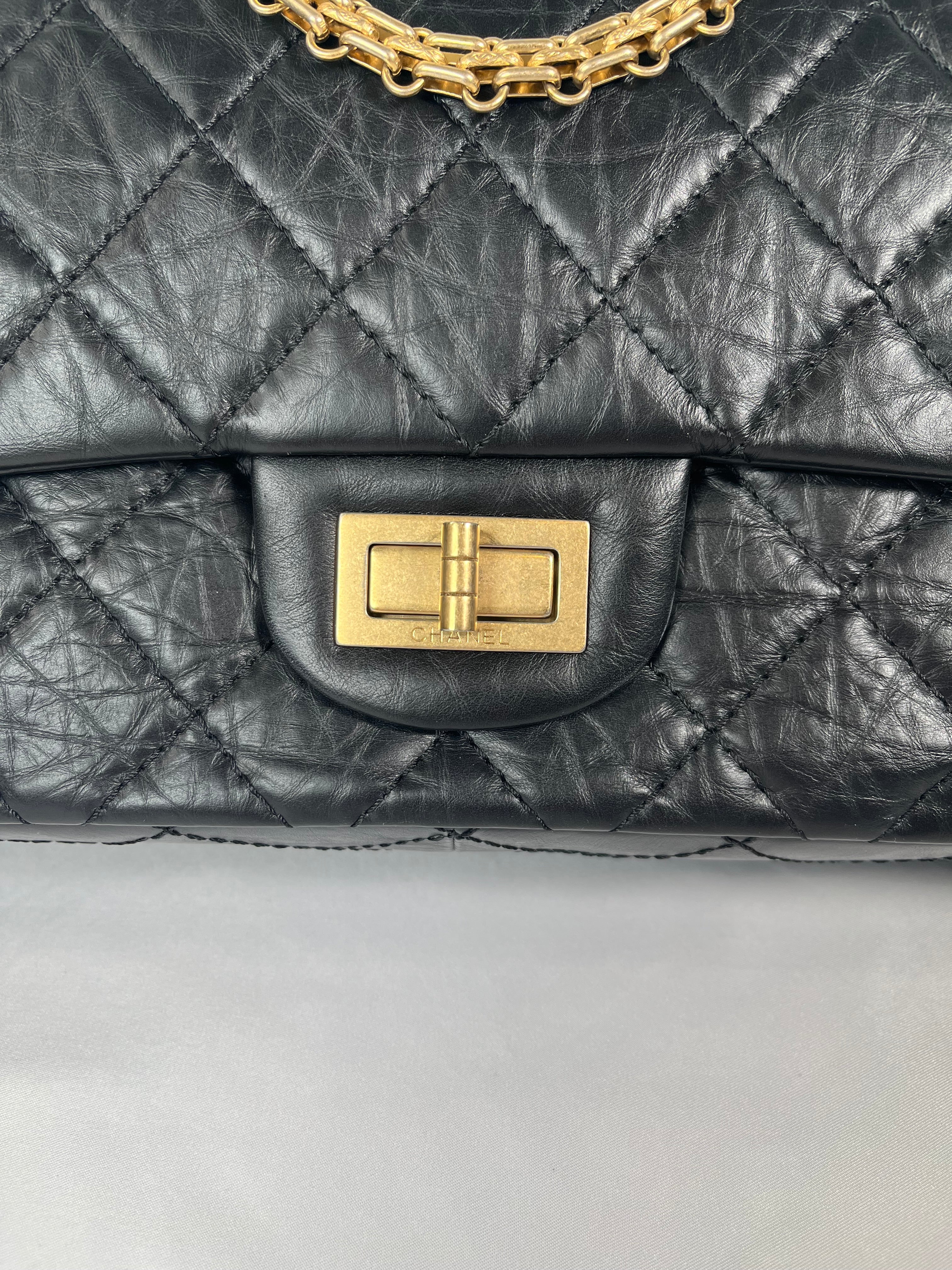 Pre-Owned CHANEL™ Reissue 2.55 Black/GHW Handbag