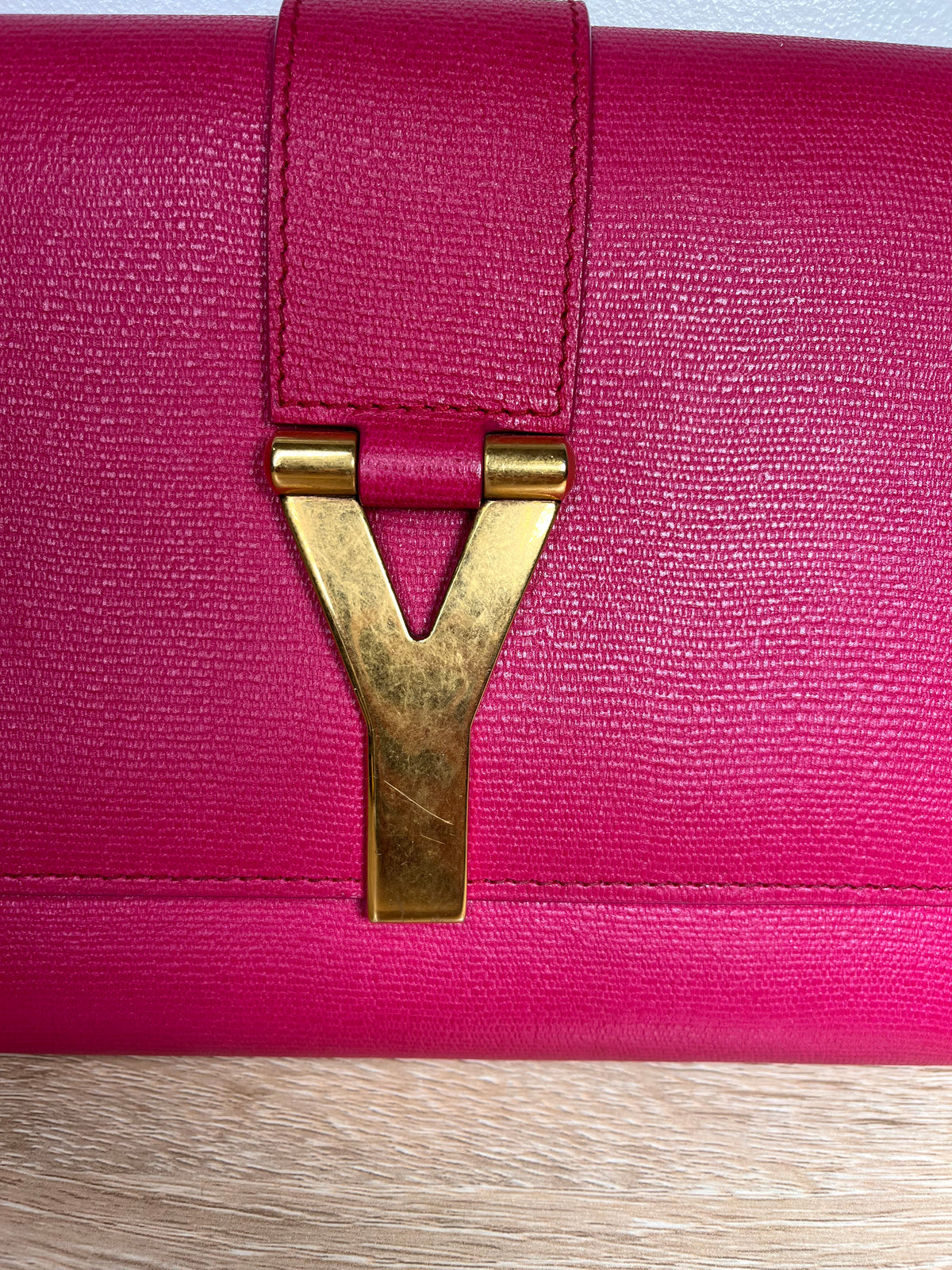 Pre-Owned YSL Y-Ligne Fuchsia Clutch