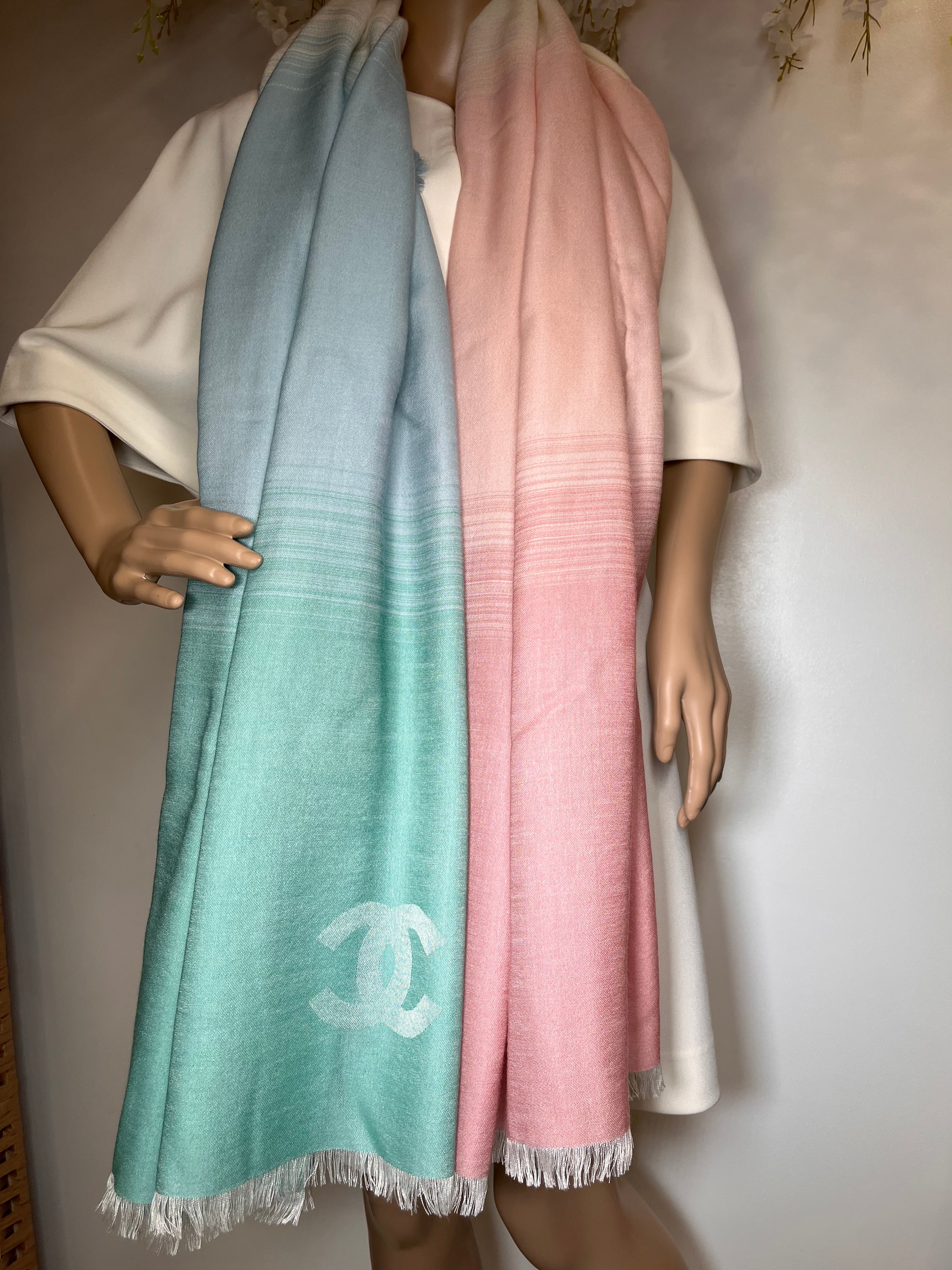 Pre-Owned CHANEL™ Multi-Colour Stole