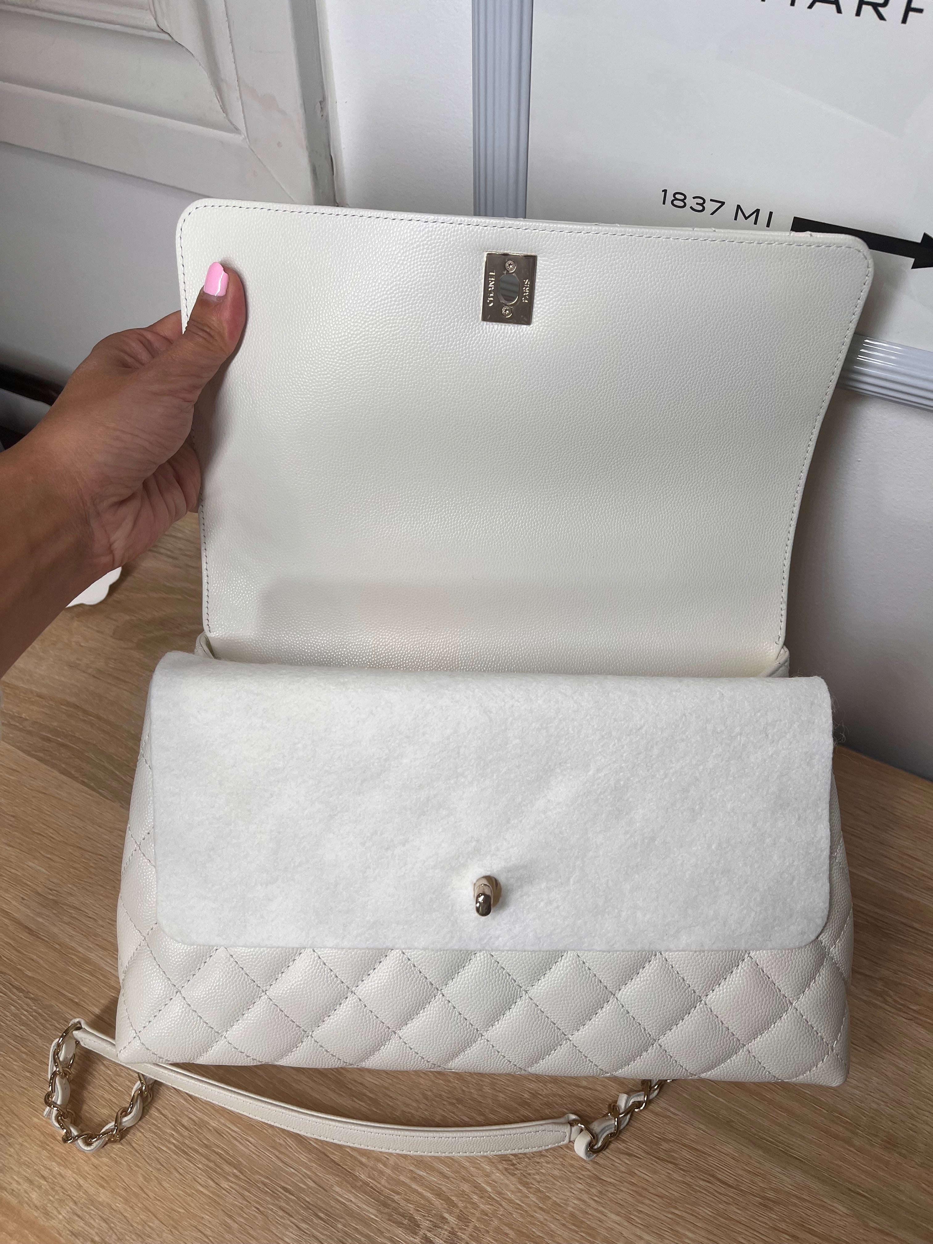 Pre-Owned CHANEL™ Caviar Quilted Coco Handle Flap White/Light Gold Handbag