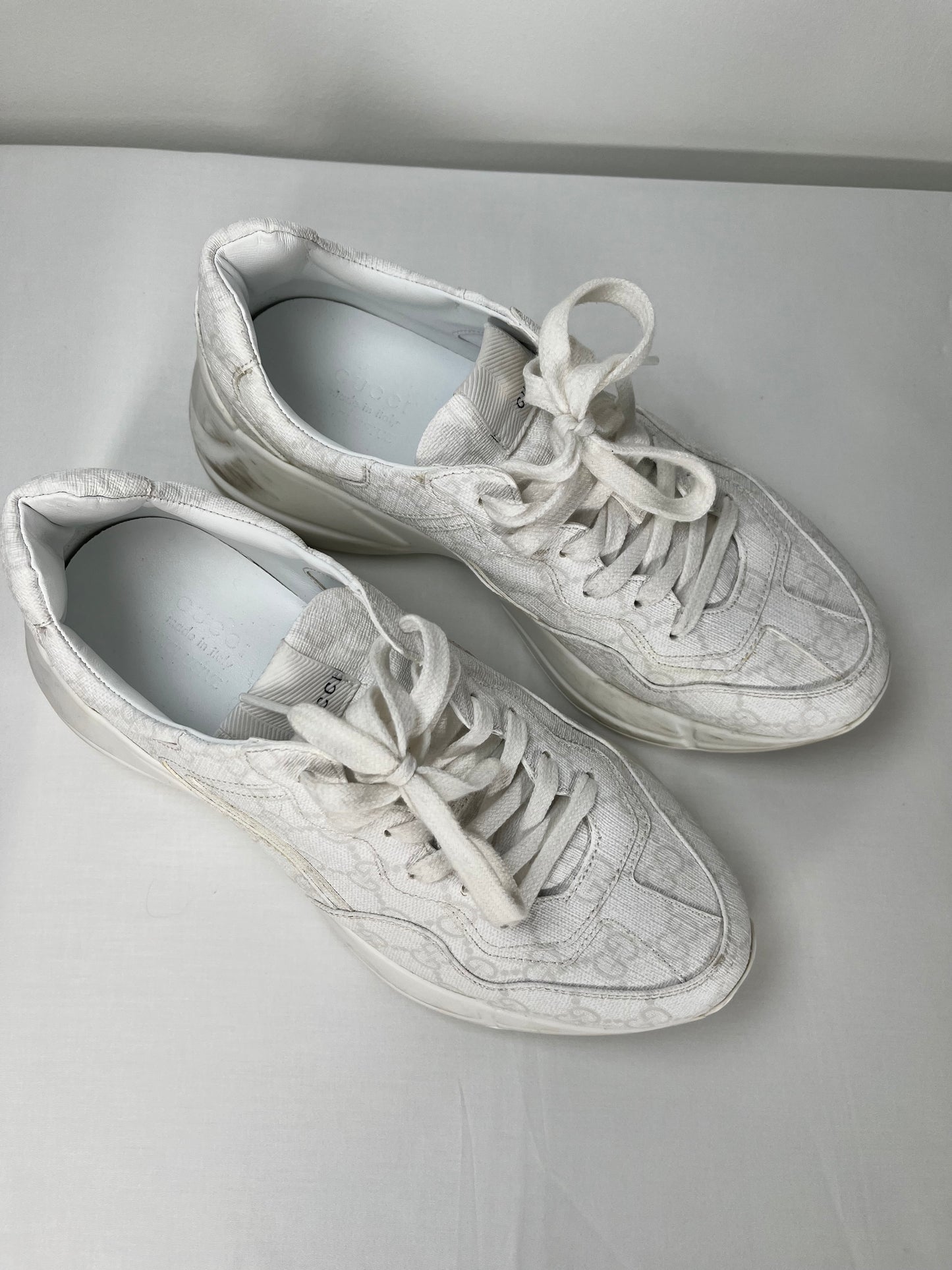 Pre-Owned GUCCI GG Supreme Monogram Womens Rhyton Sneakers, 39.5 White
