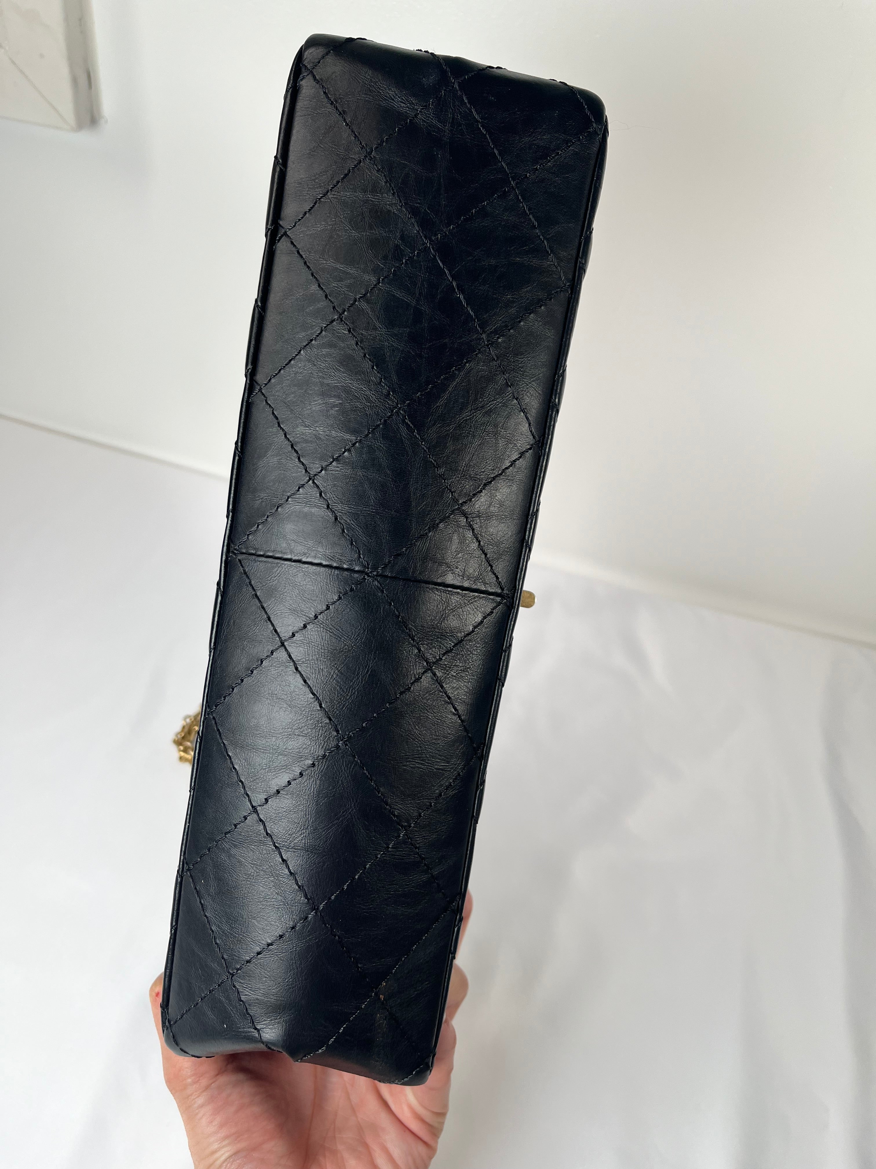 Pre-Owned CHANEL™ Reissue 2.55 Black/GHW Handbag