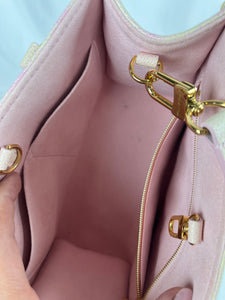 Louis Vuitton on the Go Stardust Handbag, PM
