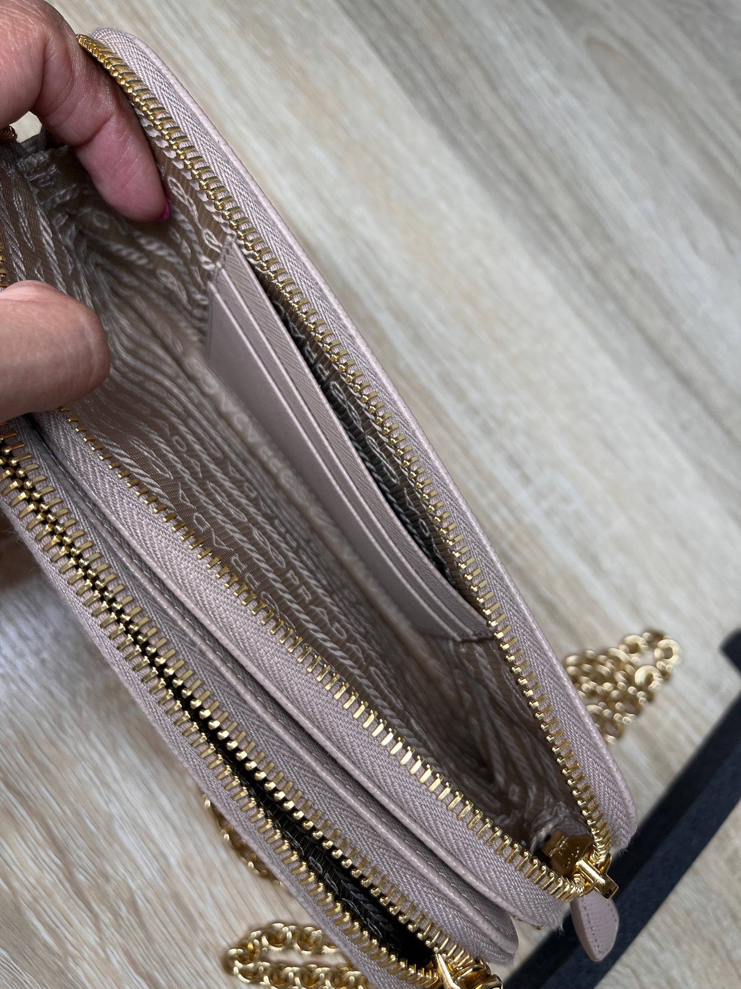 Pre-Owned PRADA Saffiano Double Zip Wallet on Chain