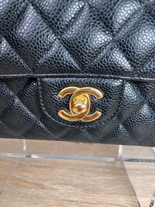 Pre-Owned CHANEL™ Classic Double Flap, Medium - Caviar