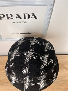 Pre-Owned CHANEL™ Tweed Bucket Black/White Hat, Medium