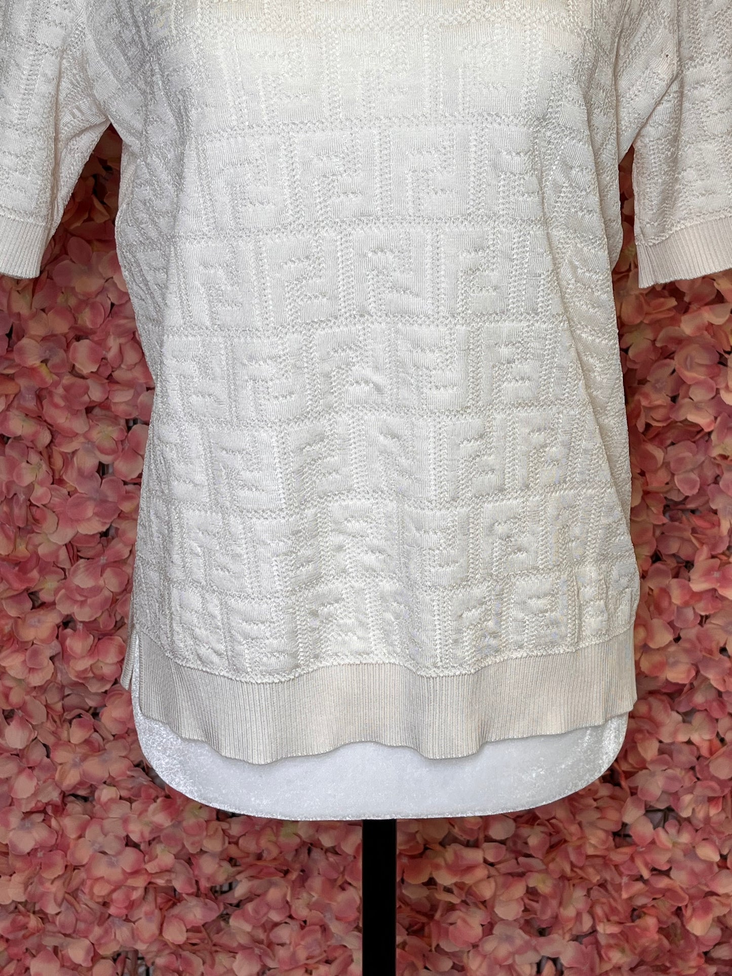 Pre-Owned FENDI Pullover Off-White Top,42