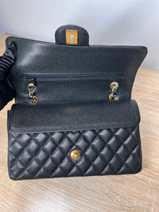 Pre-Owned CHANEL™ Classic Double Flap, Medium - Caviar