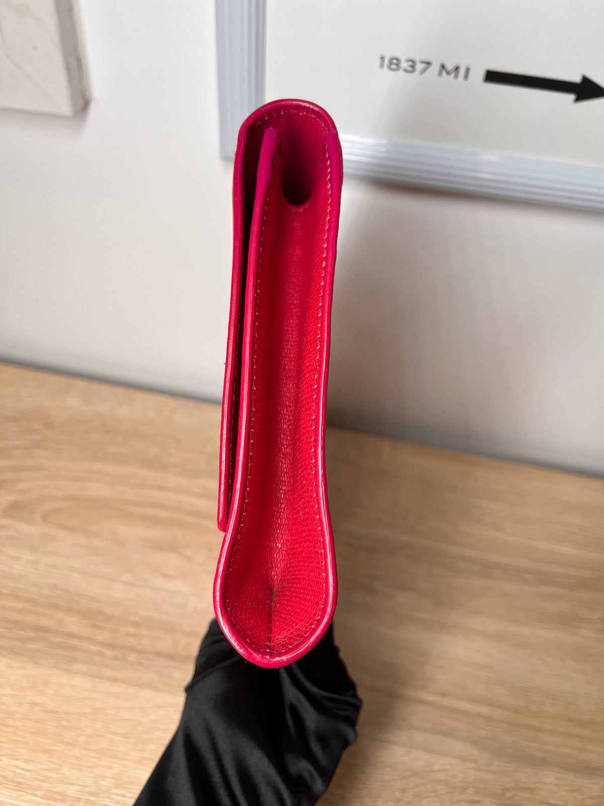 Pre-Owned YSL Y-Ligne Fuchsia Clutch