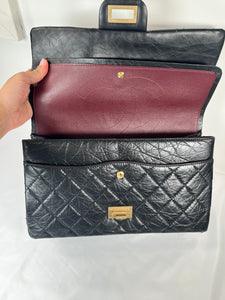 Pre-Owned CHANEL™ Reissue 2.55 Black/GHW Handbag