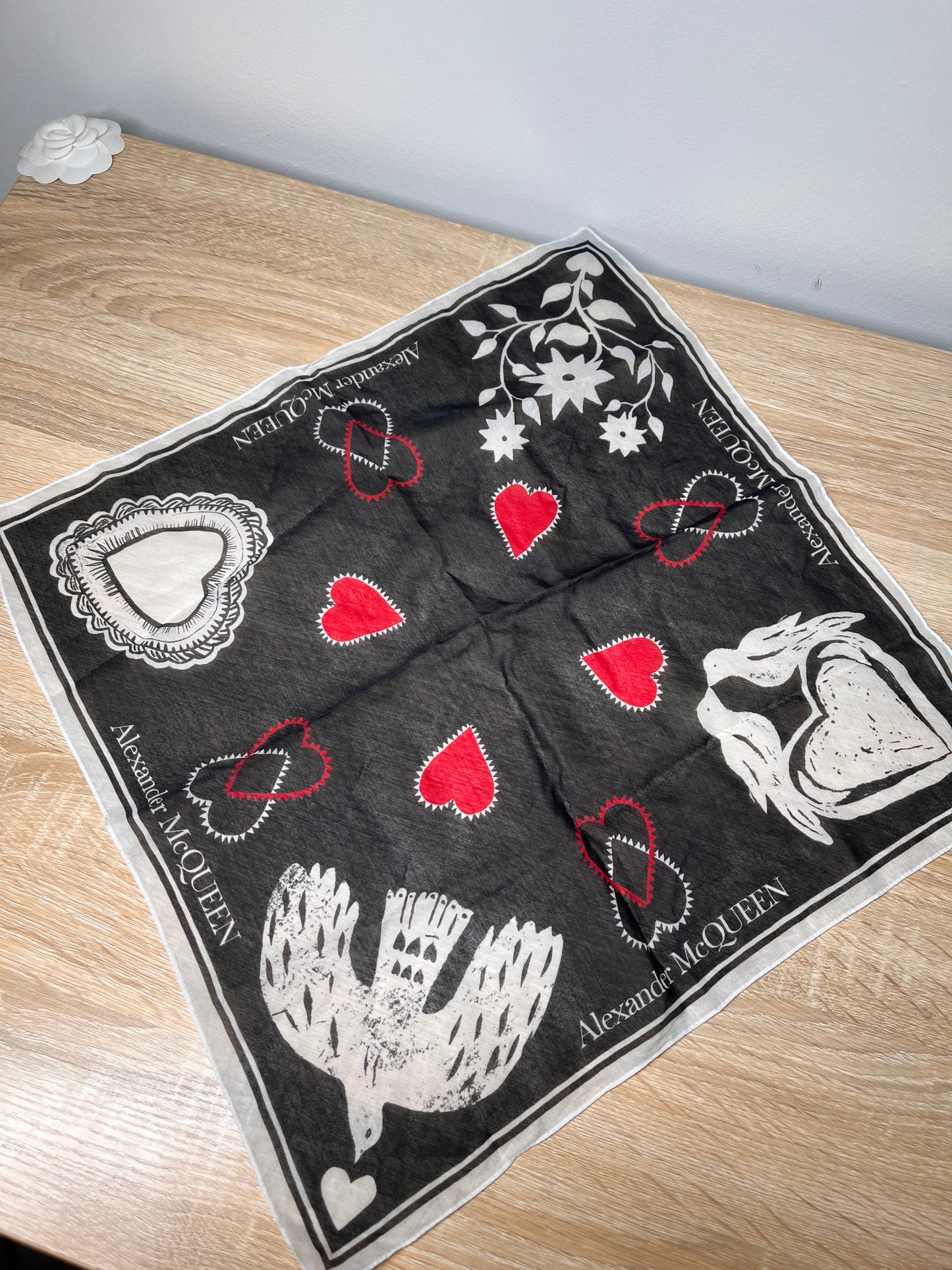 Pre-Owned ALEXANDER MCQUEEN Black/White Scarf, 17 by 17 inches