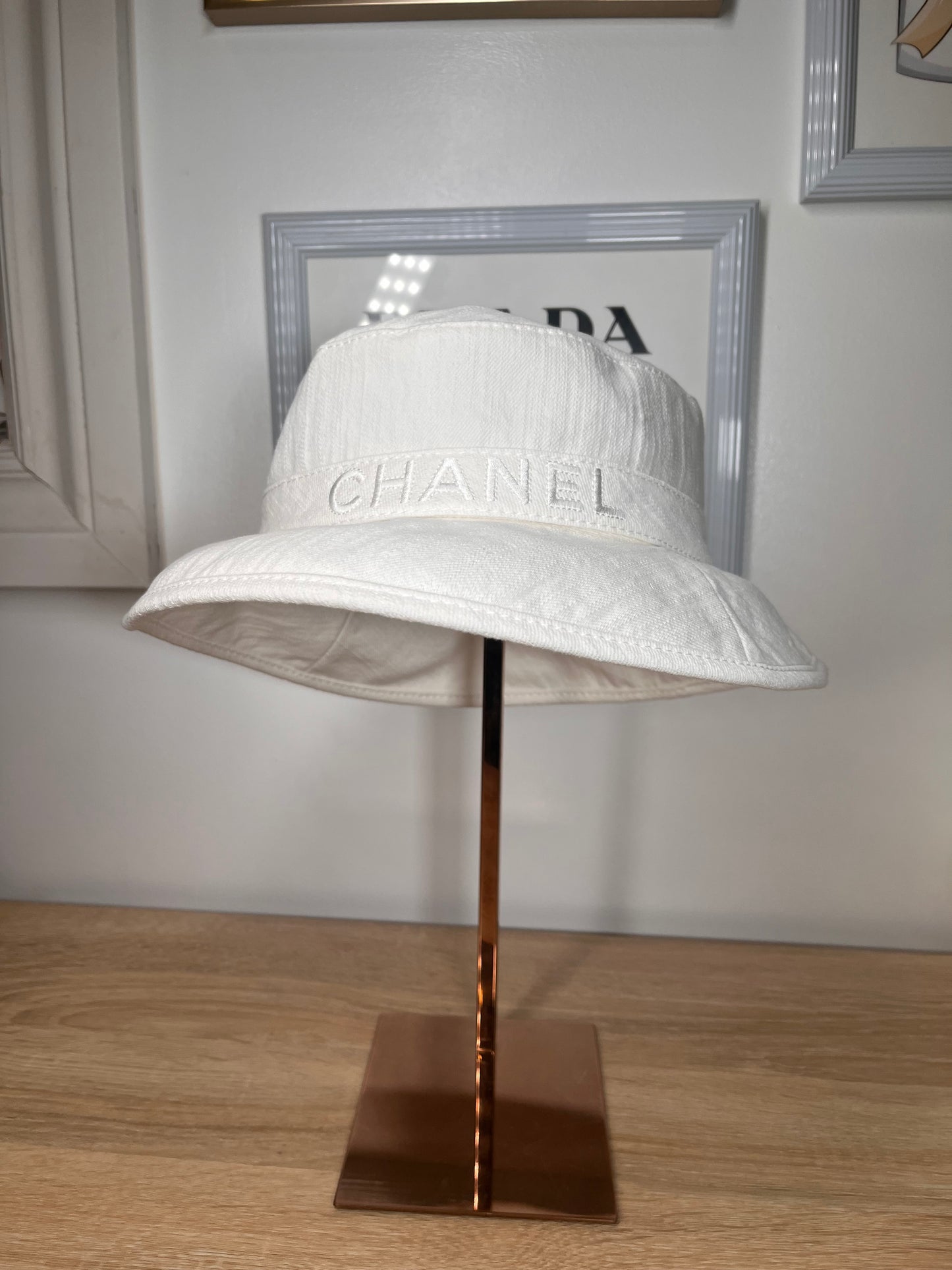 Pre-Owned CHANEL™ Bucket Hat White Hat, Large