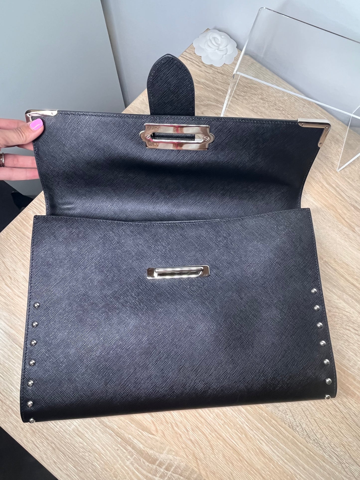 Pre-Owned PRADA Folio Black Handbag