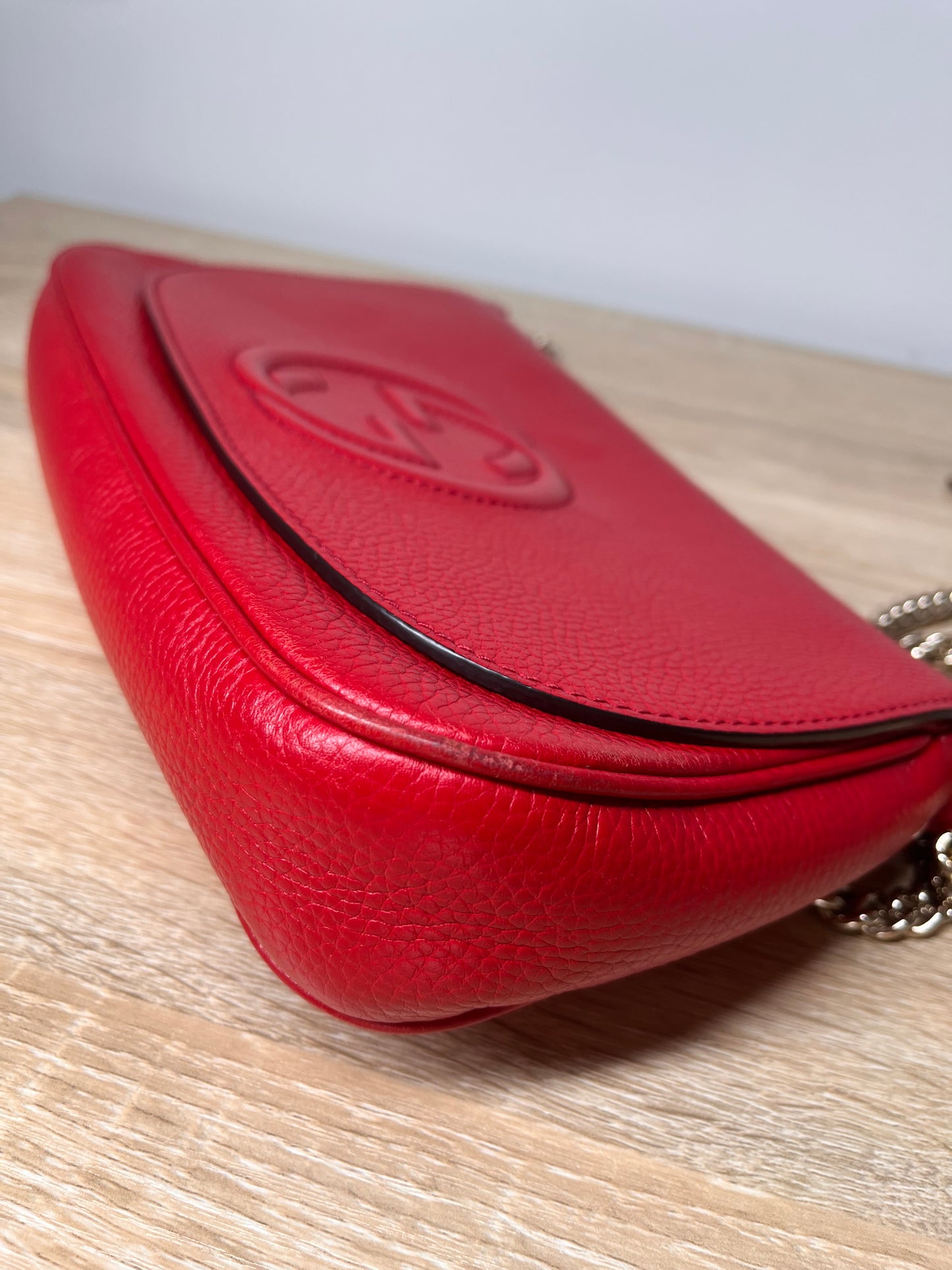 Pre-Owned GUCCI Soho Chain Shoulder Handbag, Red
