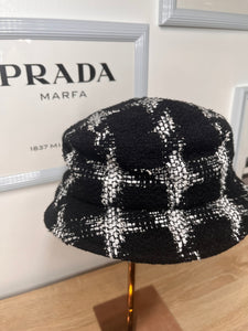 Pre-Owned CHANEL™ Tweed Bucket Black/White Hat, Medium