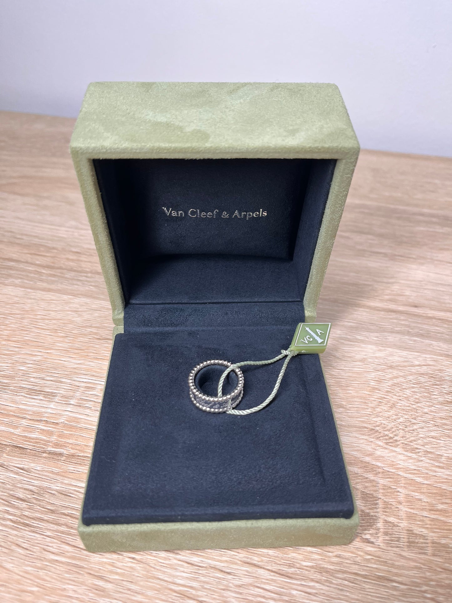 Pre-Owned VAN CLEEF & ARPELS - Perlee Signature 18K White Gold Ring, 51