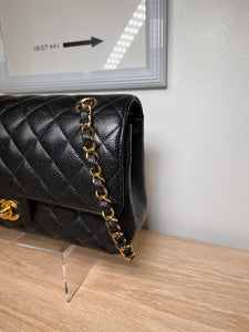 Pre-Owned CHANEL™ Classic Double Flap, Medium - Caviar