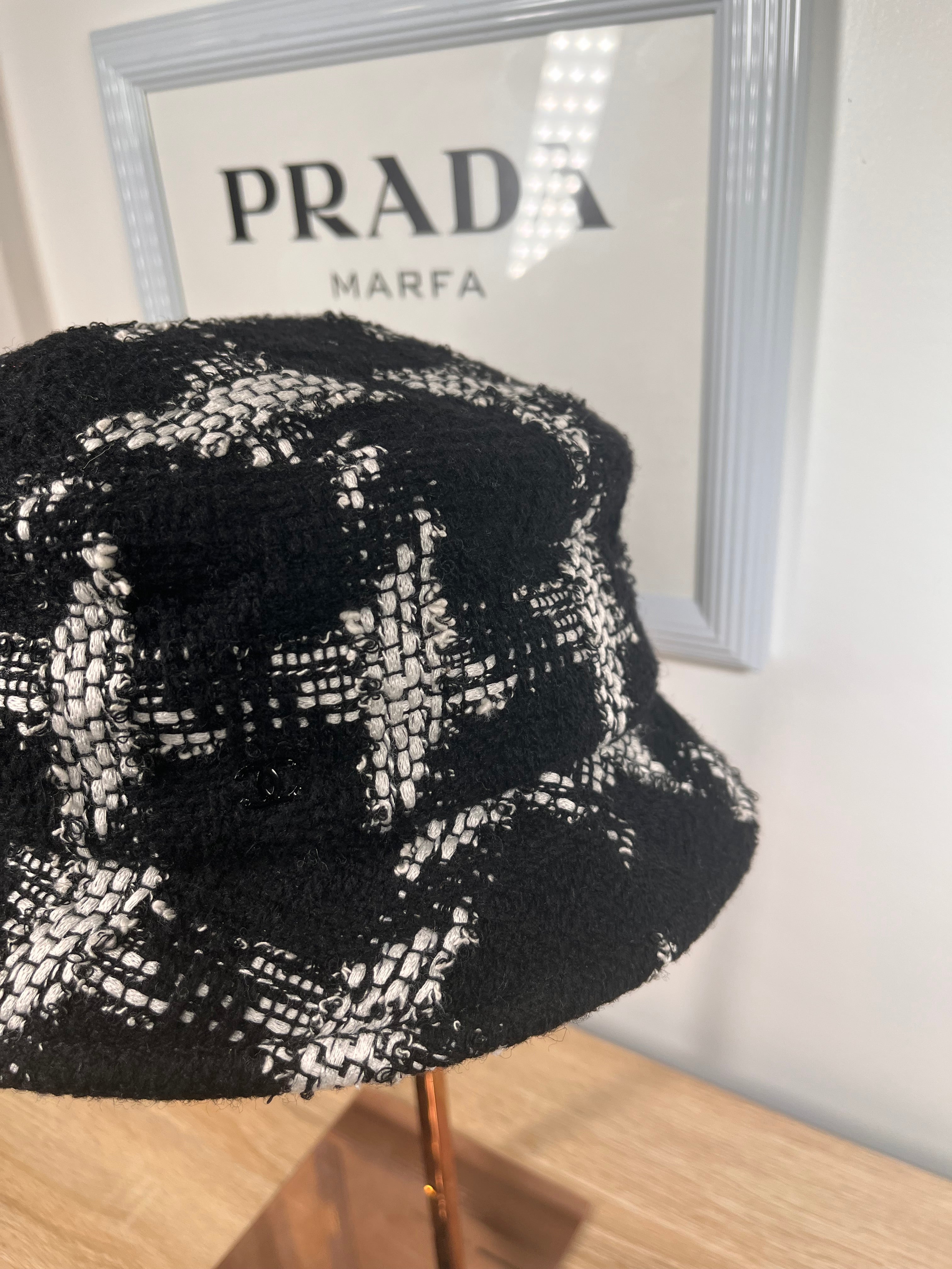 Pre-Owned CHANEL™ Tweed Bucket Black/White Hat, Medium